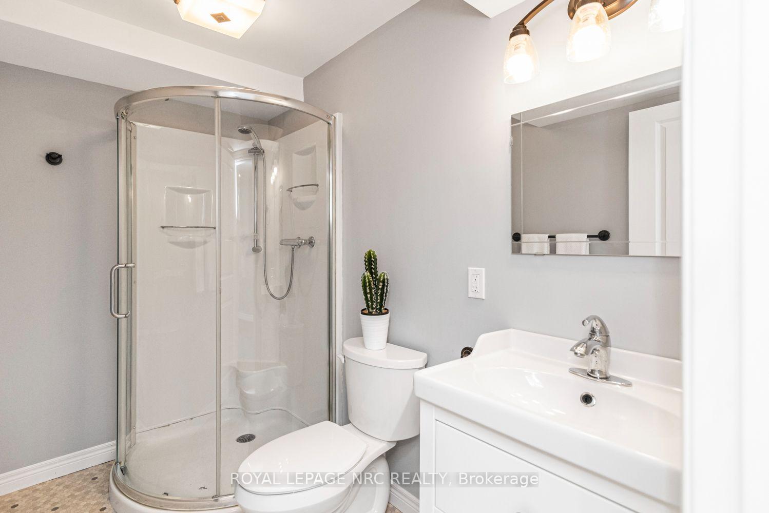 Photo 26 of Unit 22, 45 Seabreeze Crescent, Hamilton, Stoney Creek — HOMEH