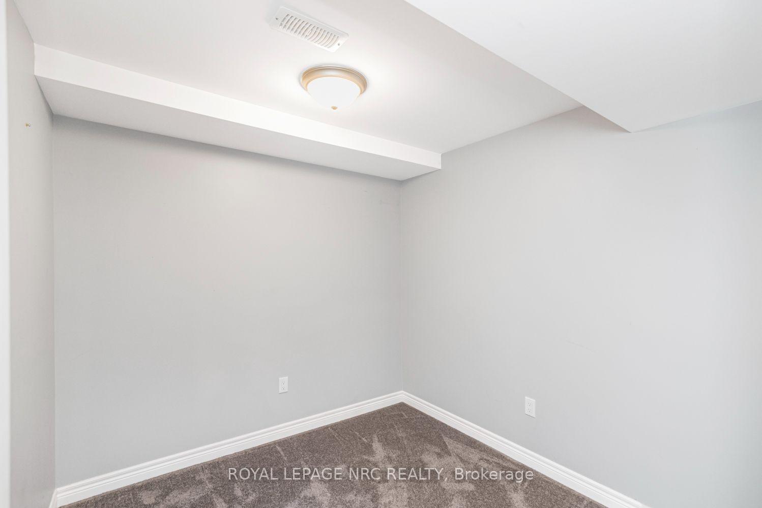 Photo 27 of Unit 22, 45 Seabreeze Crescent, Hamilton, Stoney Creek — HOMEH