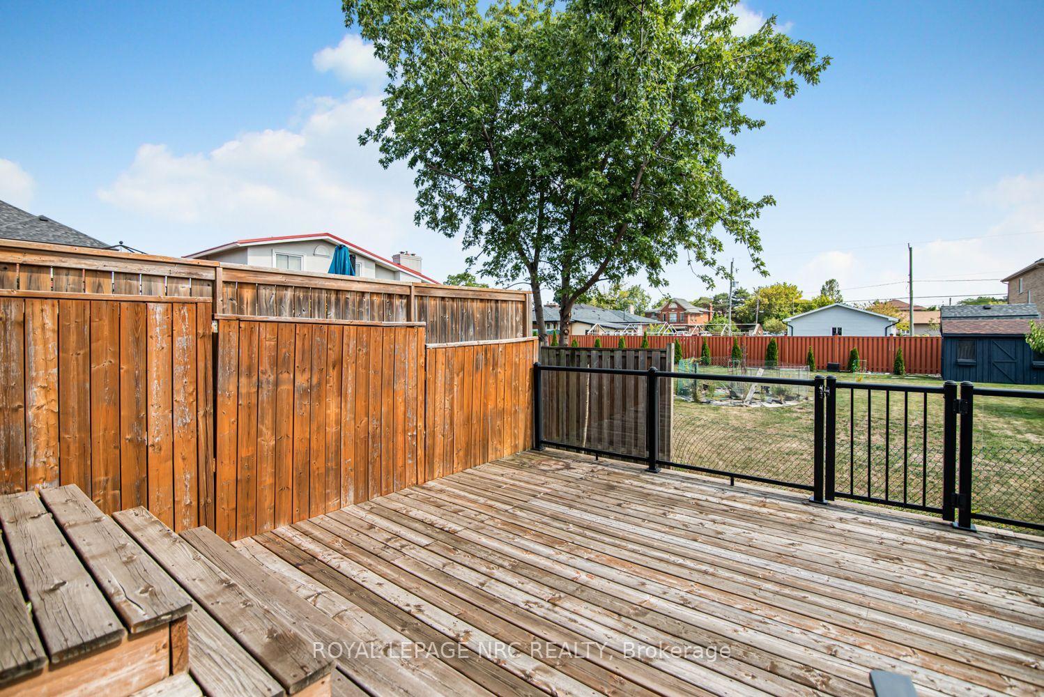 Photo 31 of Unit 22, 45 Seabreeze Crescent, Hamilton, Stoney Creek — HOMEH