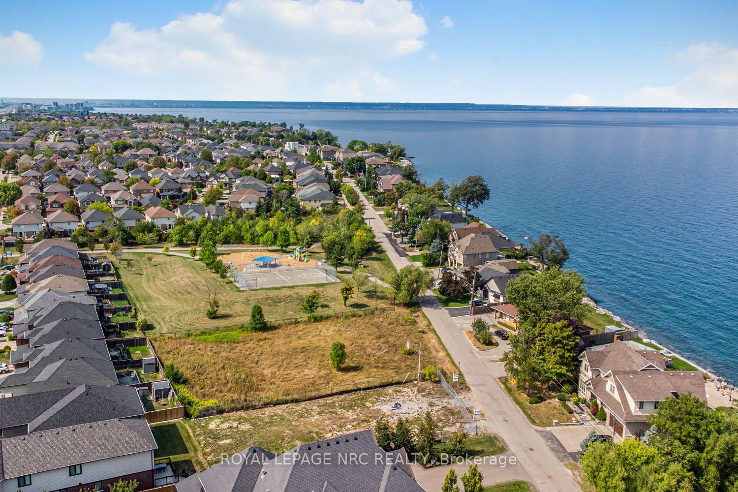 Photo 35 of Unit 22, 45 Seabreeze Crescent, Hamilton, Stoney Creek — HOMEH