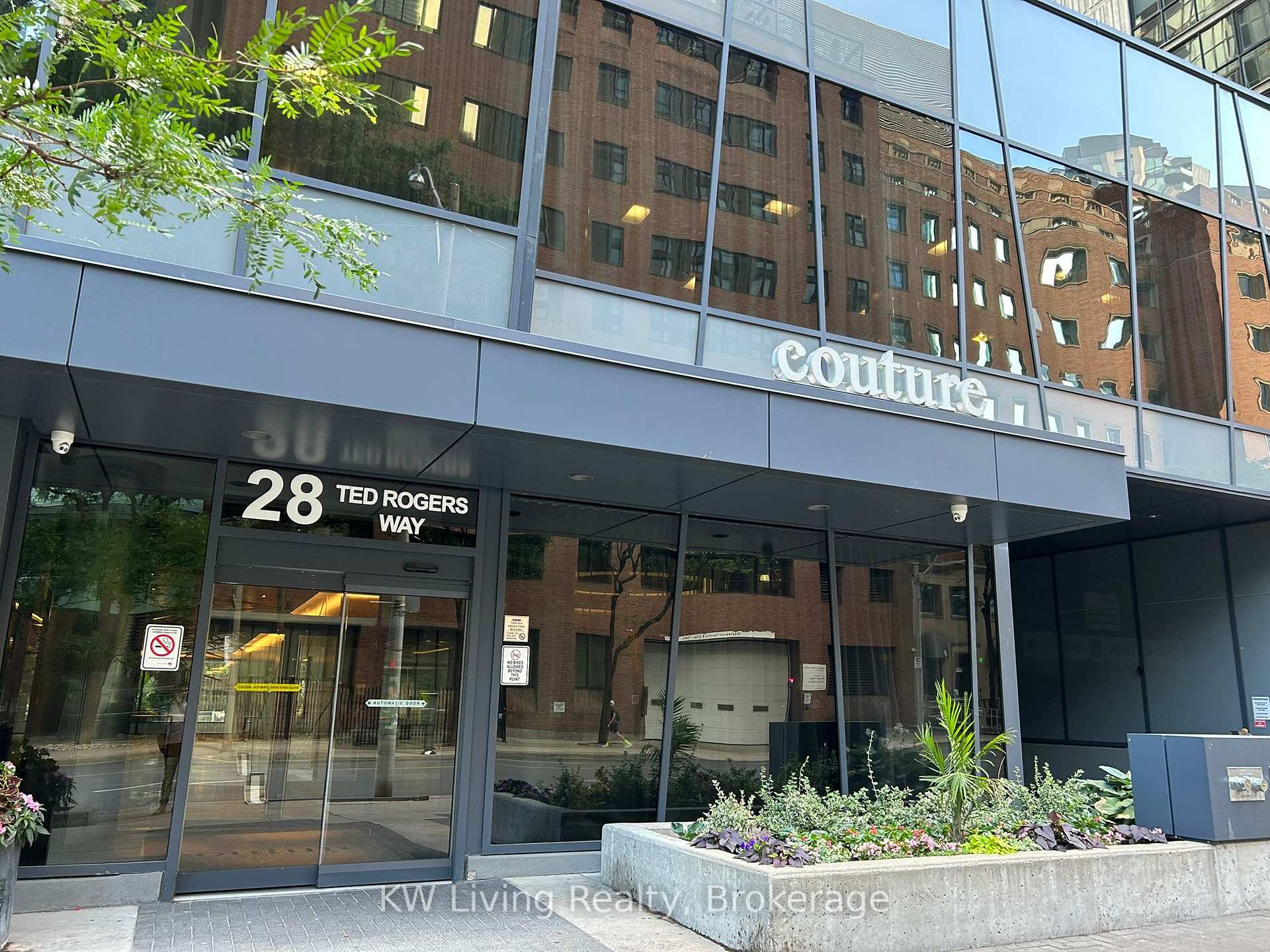 Photo 3 of Unit 2311, 28 Ted Rogers Way, Toronto, Church-Yonge Corridor — HOMEH