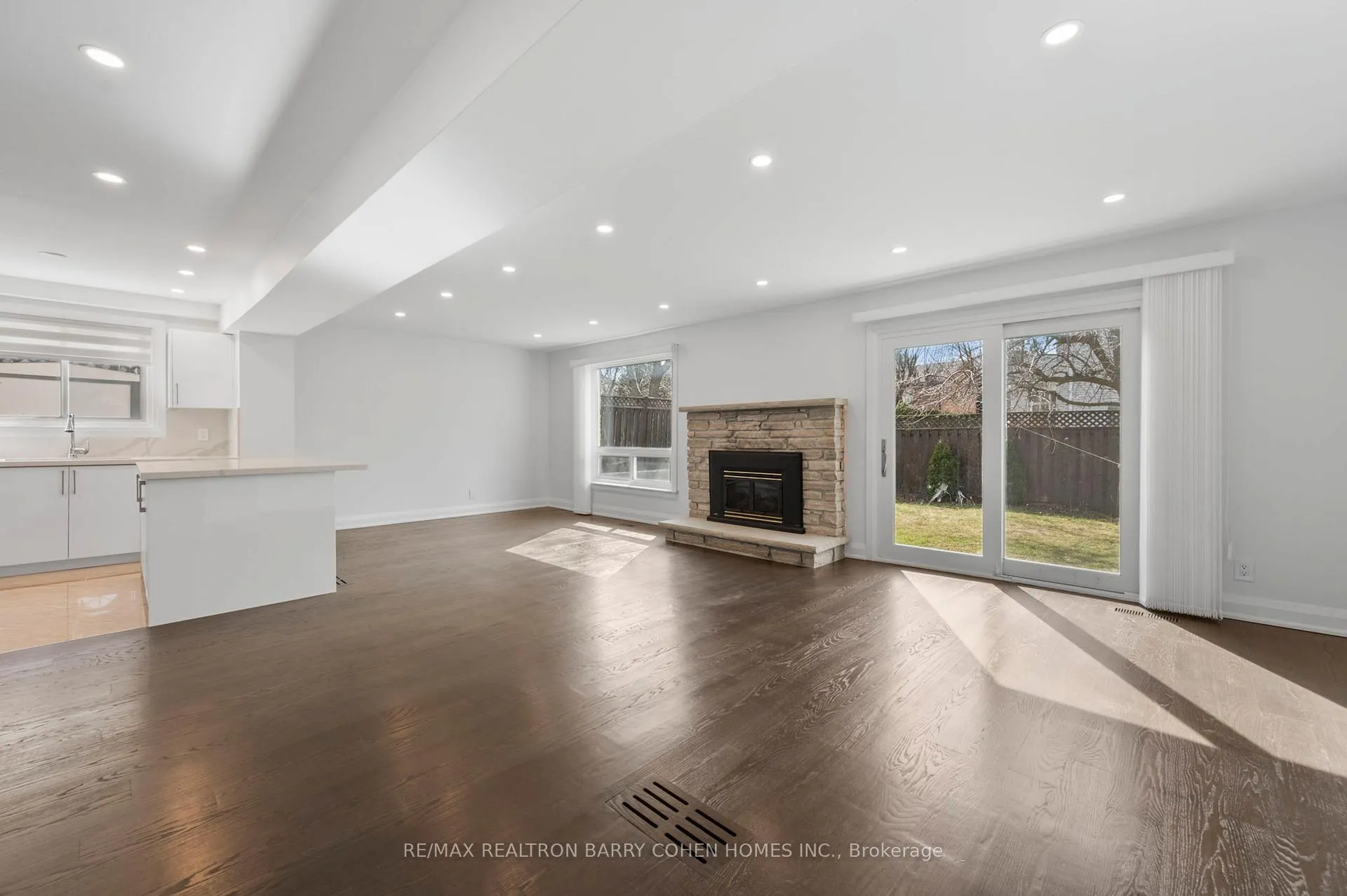 Photo 2 of Unit Mn & Bs, 194 Romfield Circuit, Markham, Royal Orchard — HOMEH