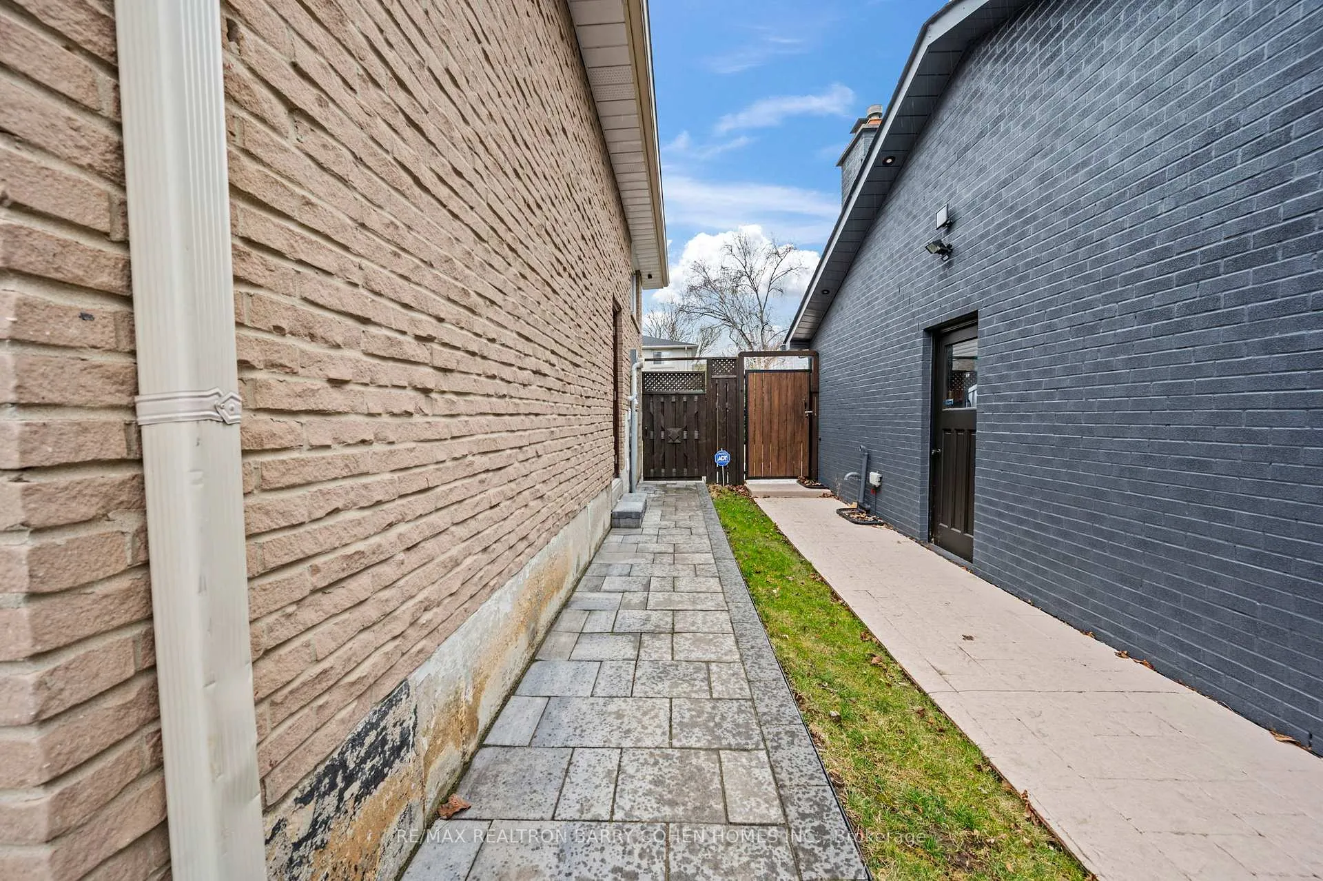 Photo 11 of Unit Mn & Bs, 194 Romfield Circuit, Markham, Royal Orchard — HOMEH
