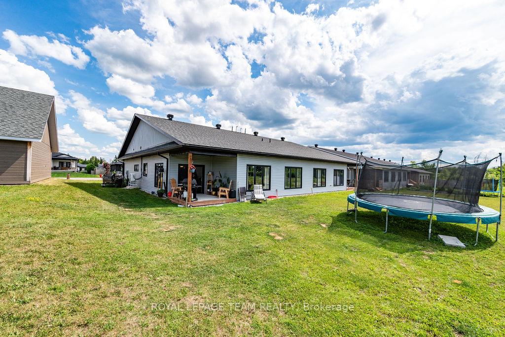Photo 43 of 12 Bamagillia Street E, Whitewater Region, Cobden — HOMEH