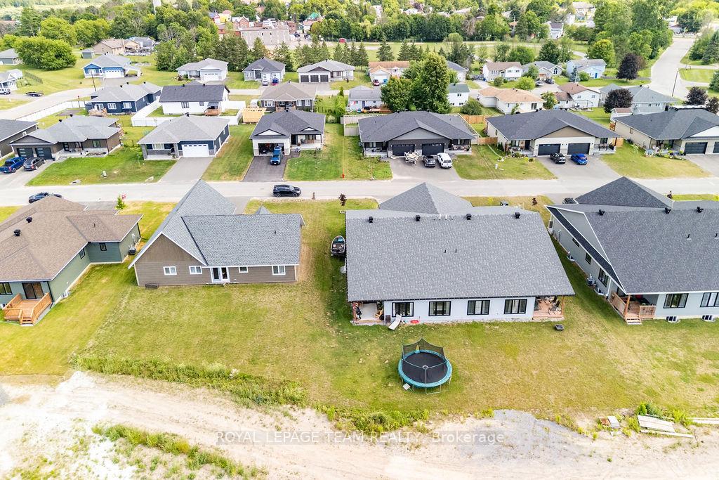 Photo 46 of 12 Bamagillia Street E, Whitewater Region, Cobden — HOMEH