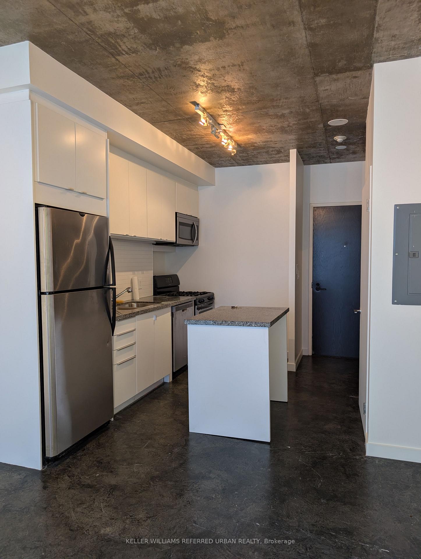 Photo 2 of Unit 303, 1 Shaw Street, Toronto, Niagara — HOMEH