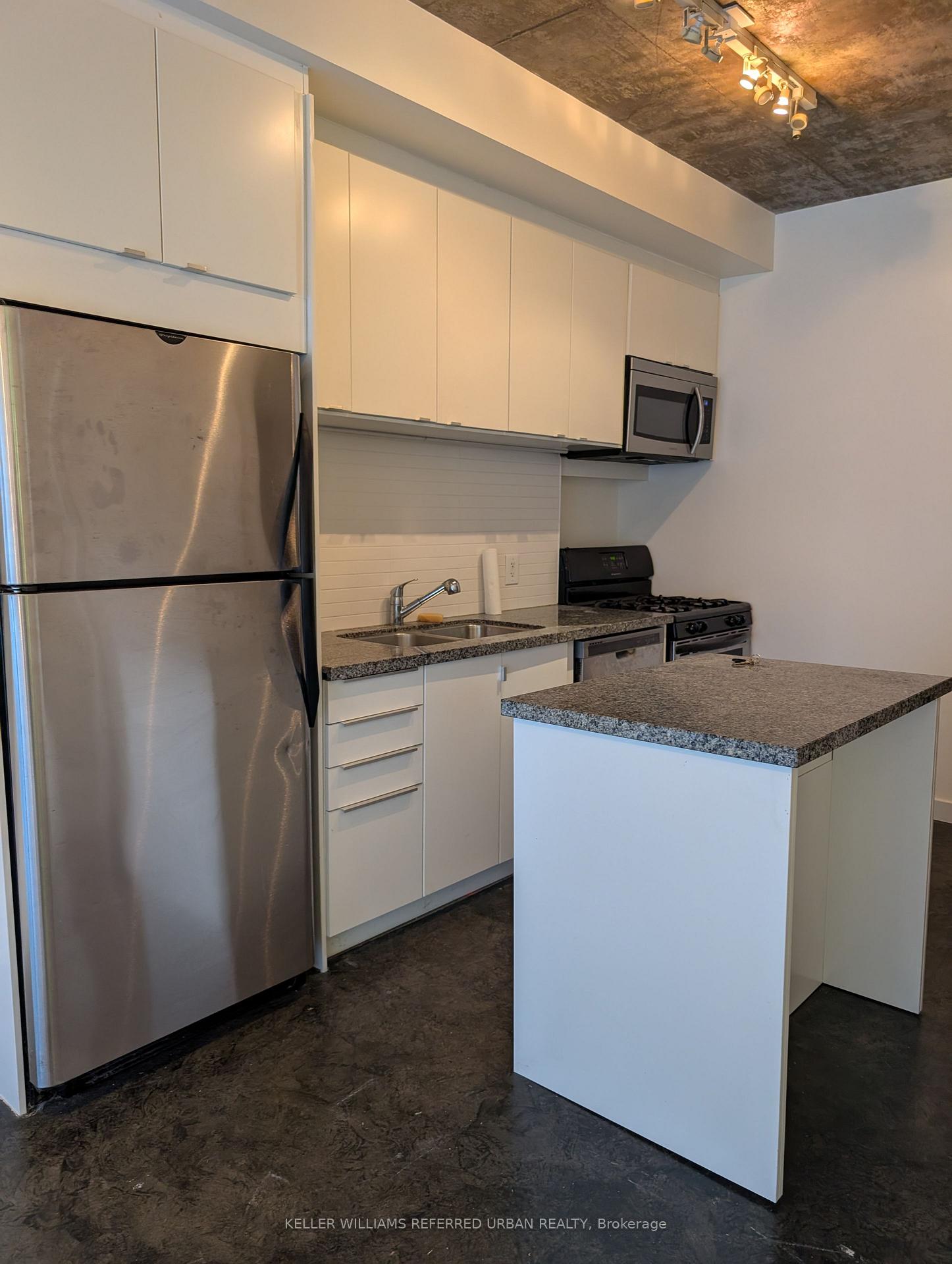 Photo 3 of Unit 303, 1 Shaw Street, Toronto, Niagara — HOMEH