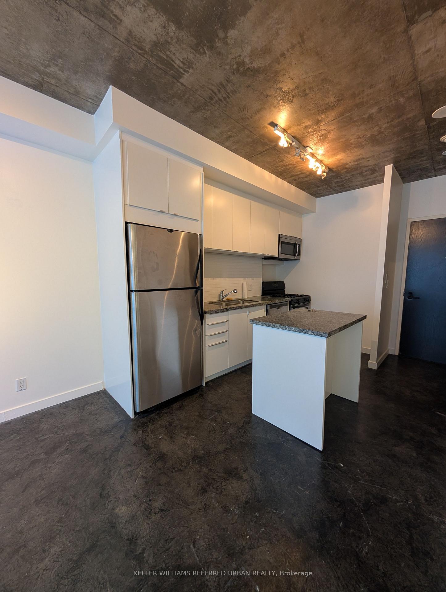 Photo 5 of Unit 303, 1 Shaw Street, Toronto, Niagara — HOMEH