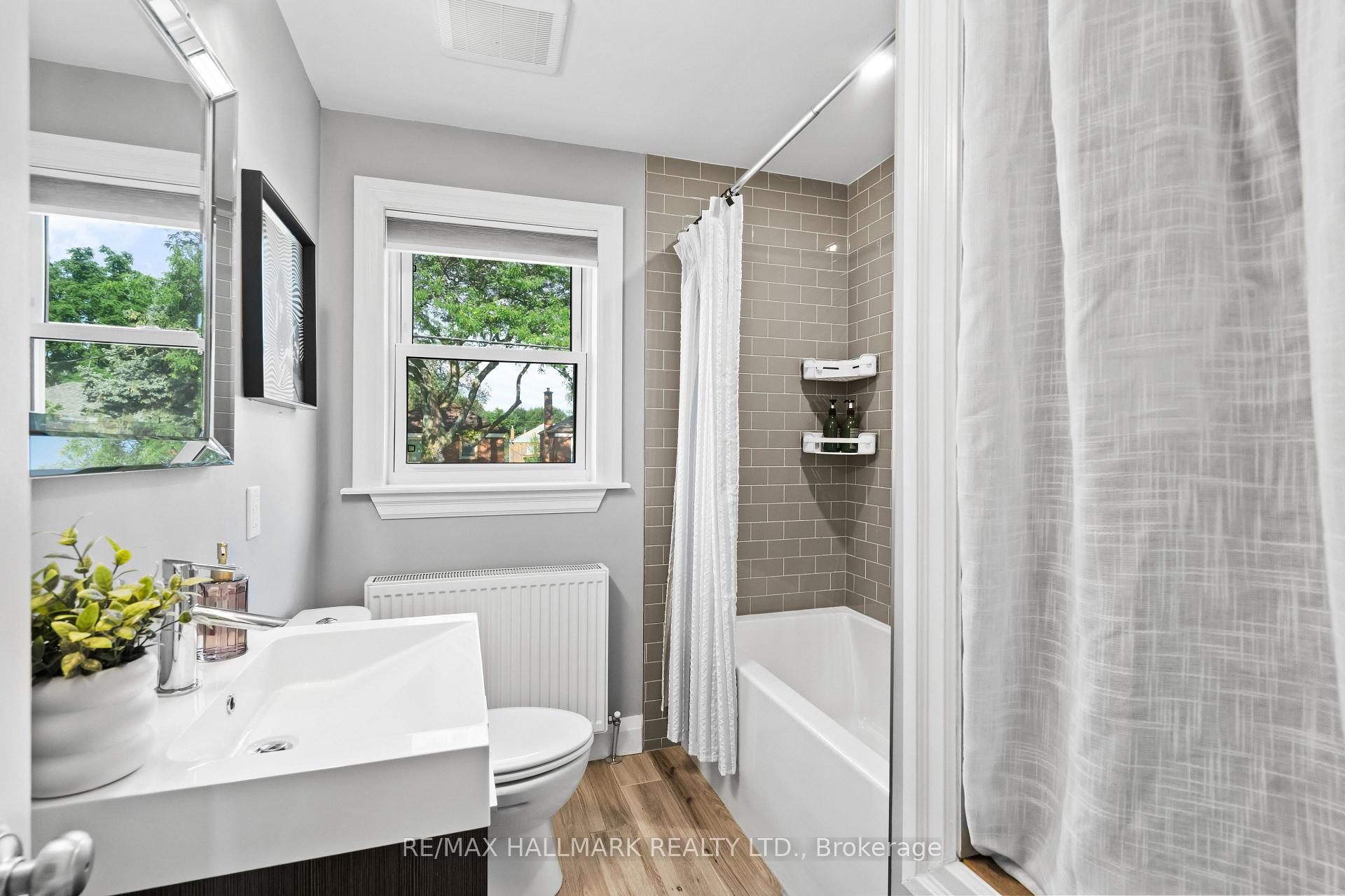 Photo 13 of 100 Atlee Avenue, Scarborough, Birchcliffe-Cliffside — HOMEH
