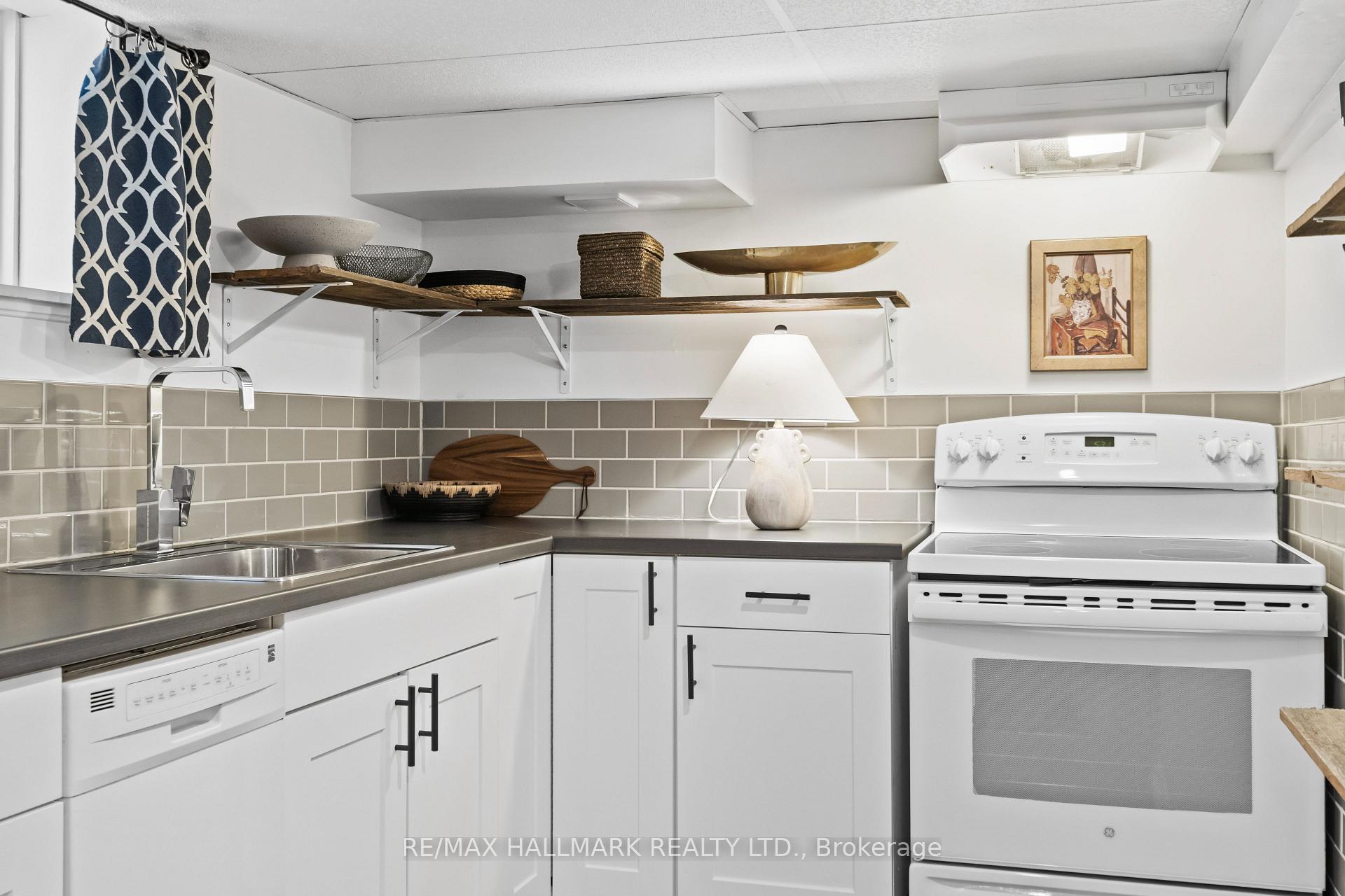 Photo 25 of 100 Atlee Avenue, Scarborough, Birchcliffe-Cliffside — HOMEH