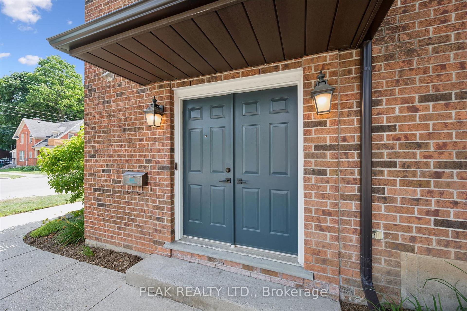 Photo 5 of Unit 1, 64 Allen Street W, Waterloo, Uptown Waterloo/North Ward — HOMEH