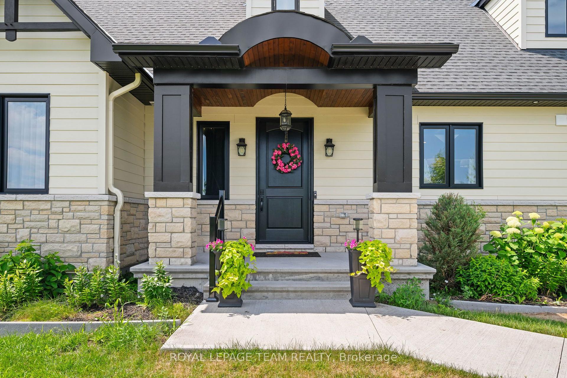 Photo 4 of 145 Barrdon Road, Ottawa, Huntley Ward (South East) — HOMEH