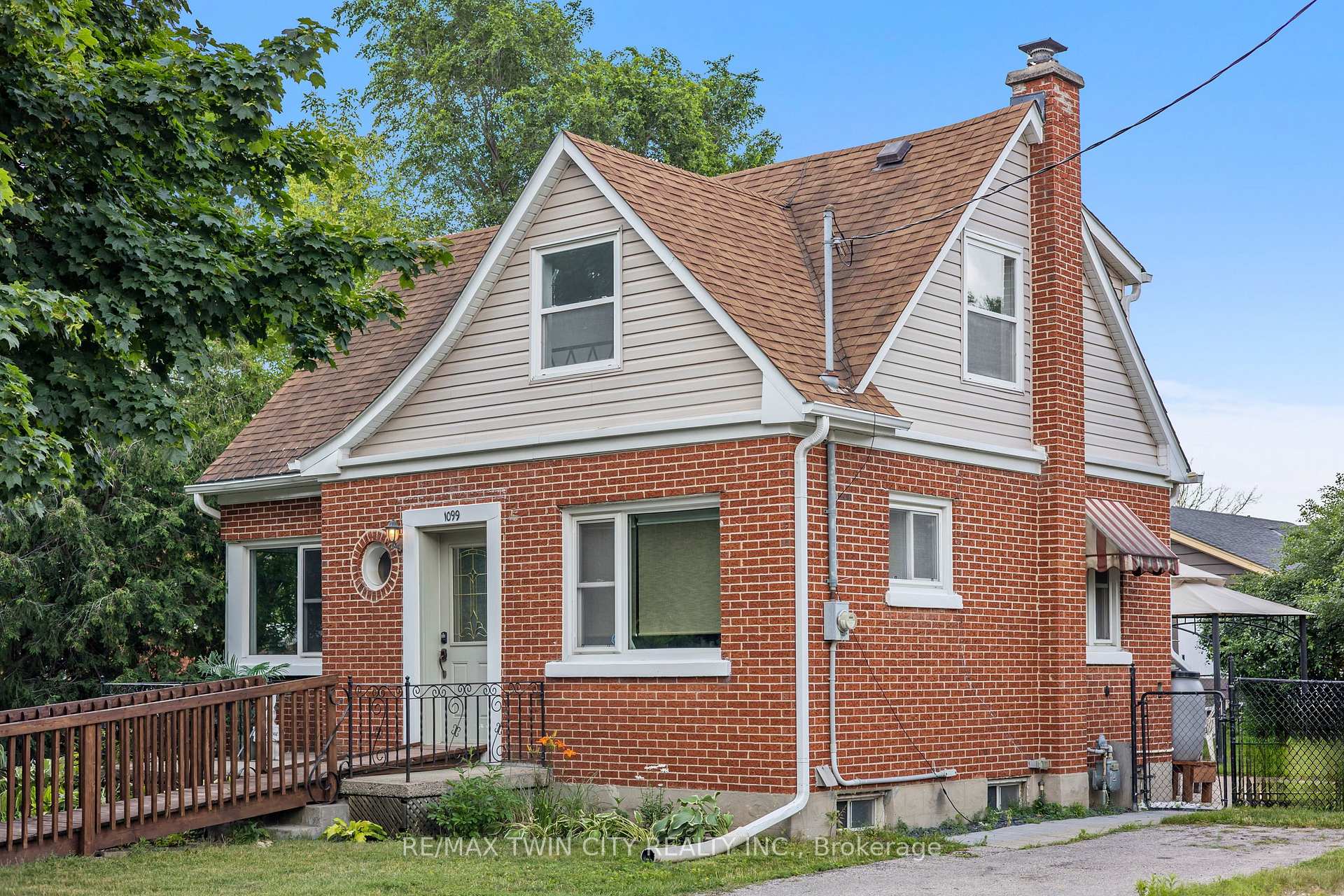 Photo 1 of 1099 Union Street, Kitchener, Northward — HOMEH
