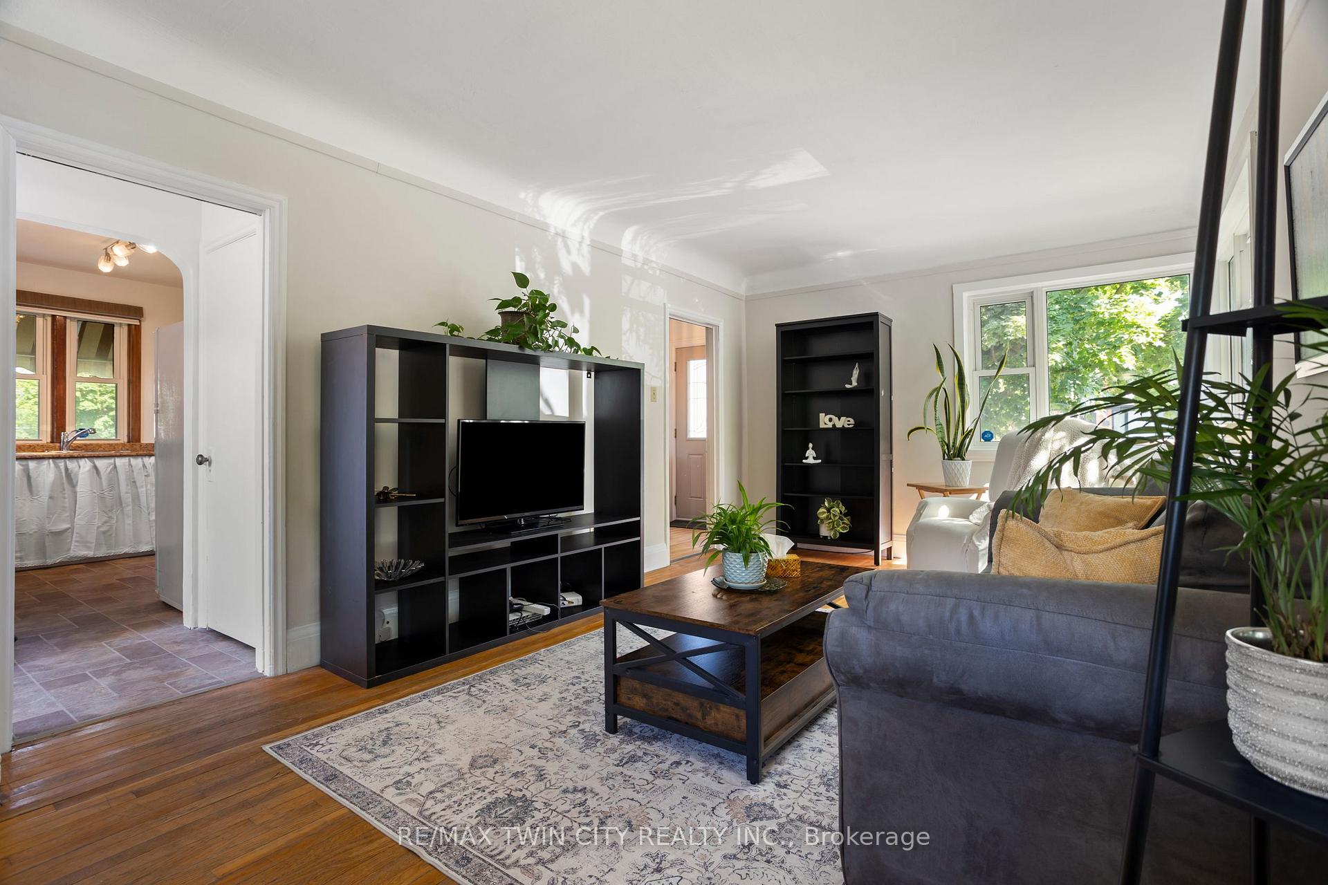 Photo 7 of 1099 Union Street, Kitchener, Northward — HOMEH