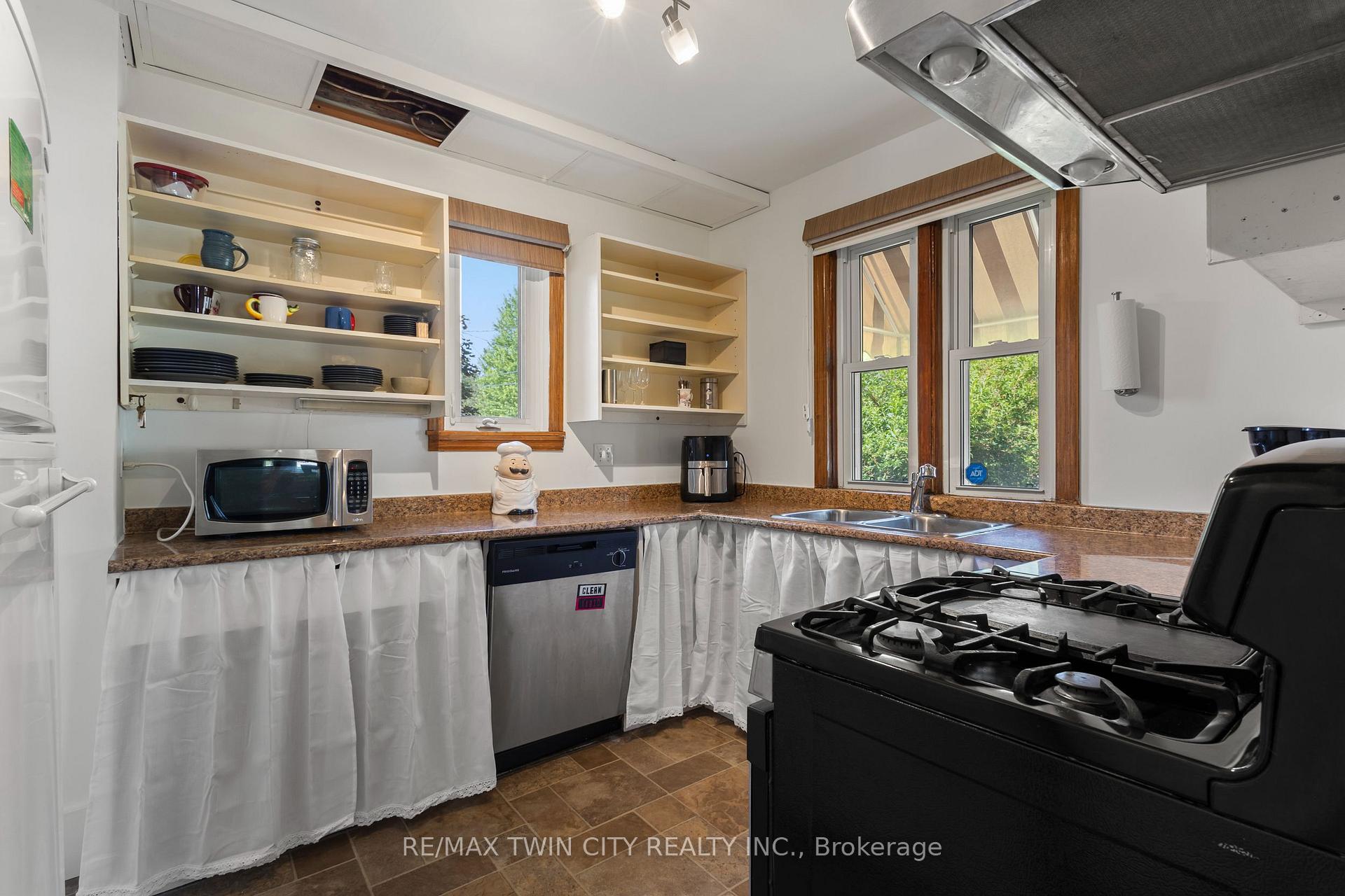 Photo 15 of 1099 Union Street, Kitchener, Northward — HOMEH