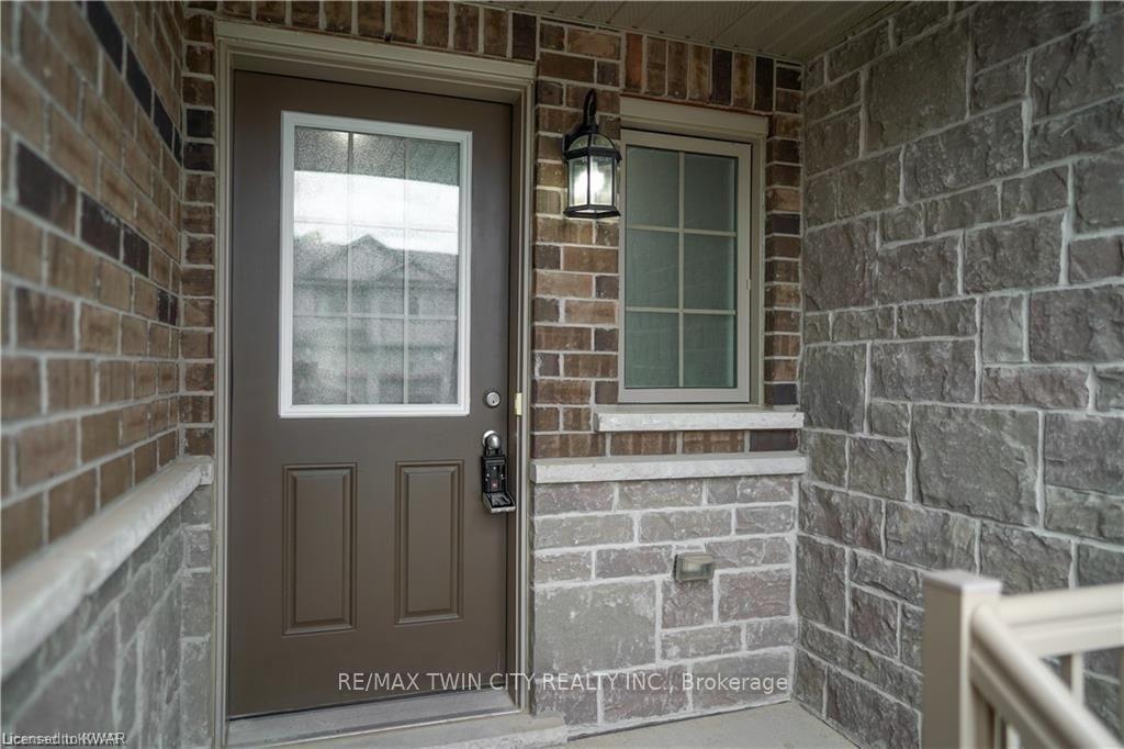 Photo 5 of 76 Meadowridge Street, Kitchener, Doon South — HOMEH