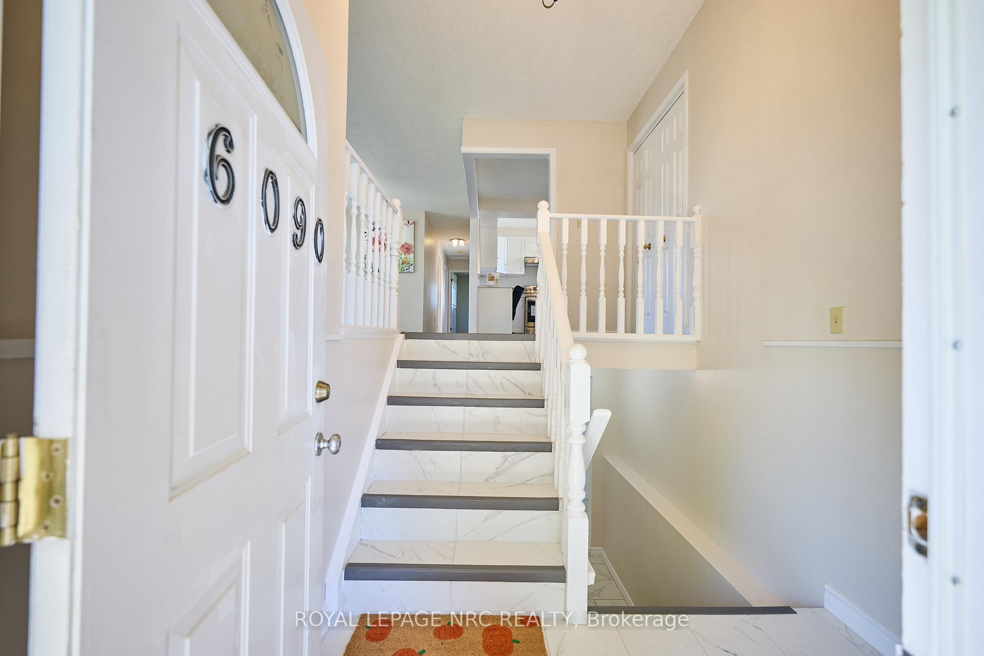 Photo 7 of 6090 Crimson Drive, Niagara Falls, Oldfield — HOMEH