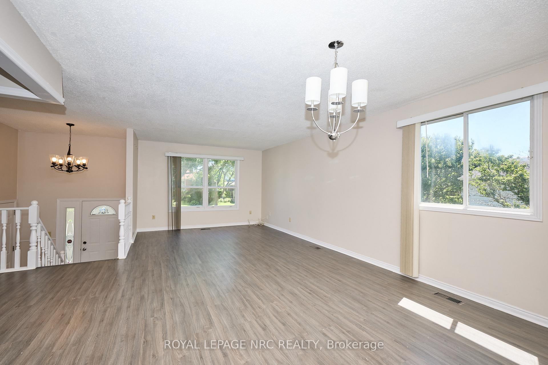 Photo 9 of 6090 Crimson Drive, Niagara Falls, Oldfield — HOMEH