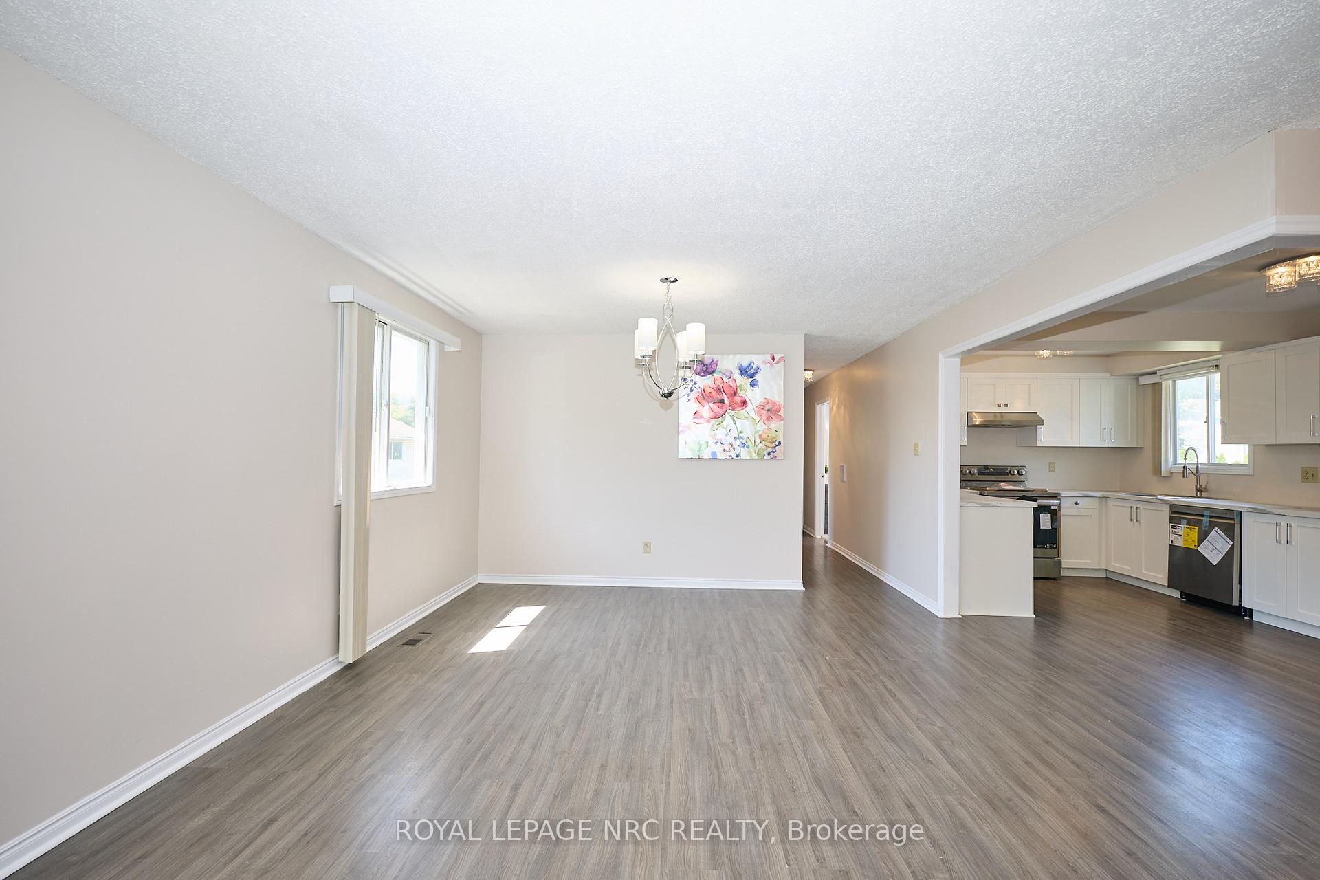 Photo 10 of 6090 Crimson Drive, Niagara Falls, Oldfield — HOMEH