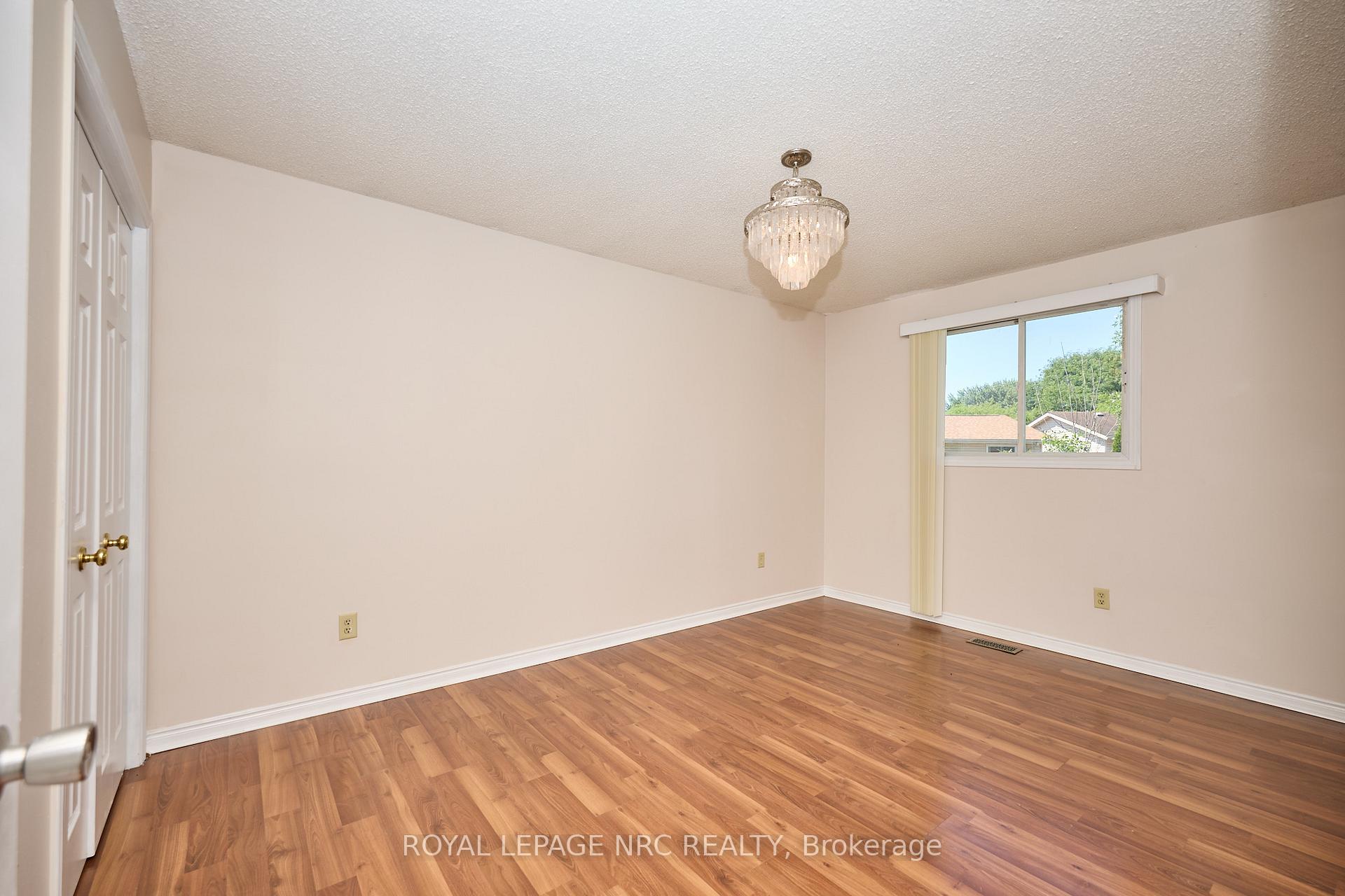 Photo 15 of 6090 Crimson Drive, Niagara Falls, Oldfield — HOMEH