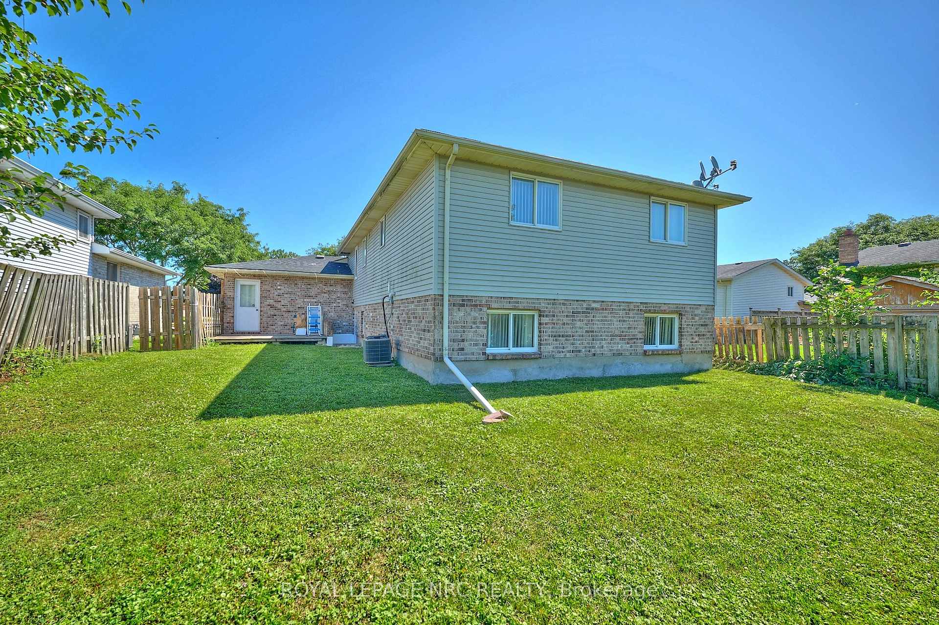 Photo 32 of 6090 Crimson Drive, Niagara Falls, Oldfield — HOMEH