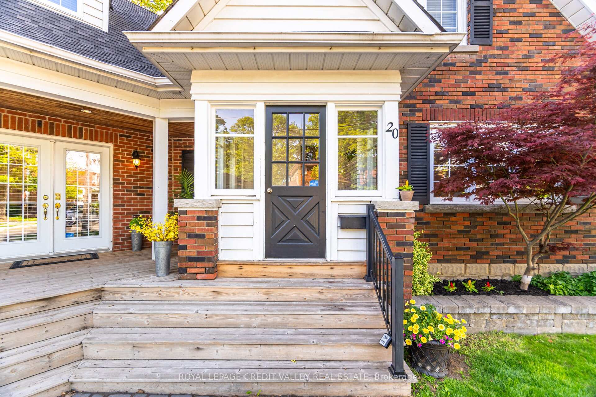 Photo 7 of 20 Fleming Avenue, Brampton, Downtown Brampton — HOMEH