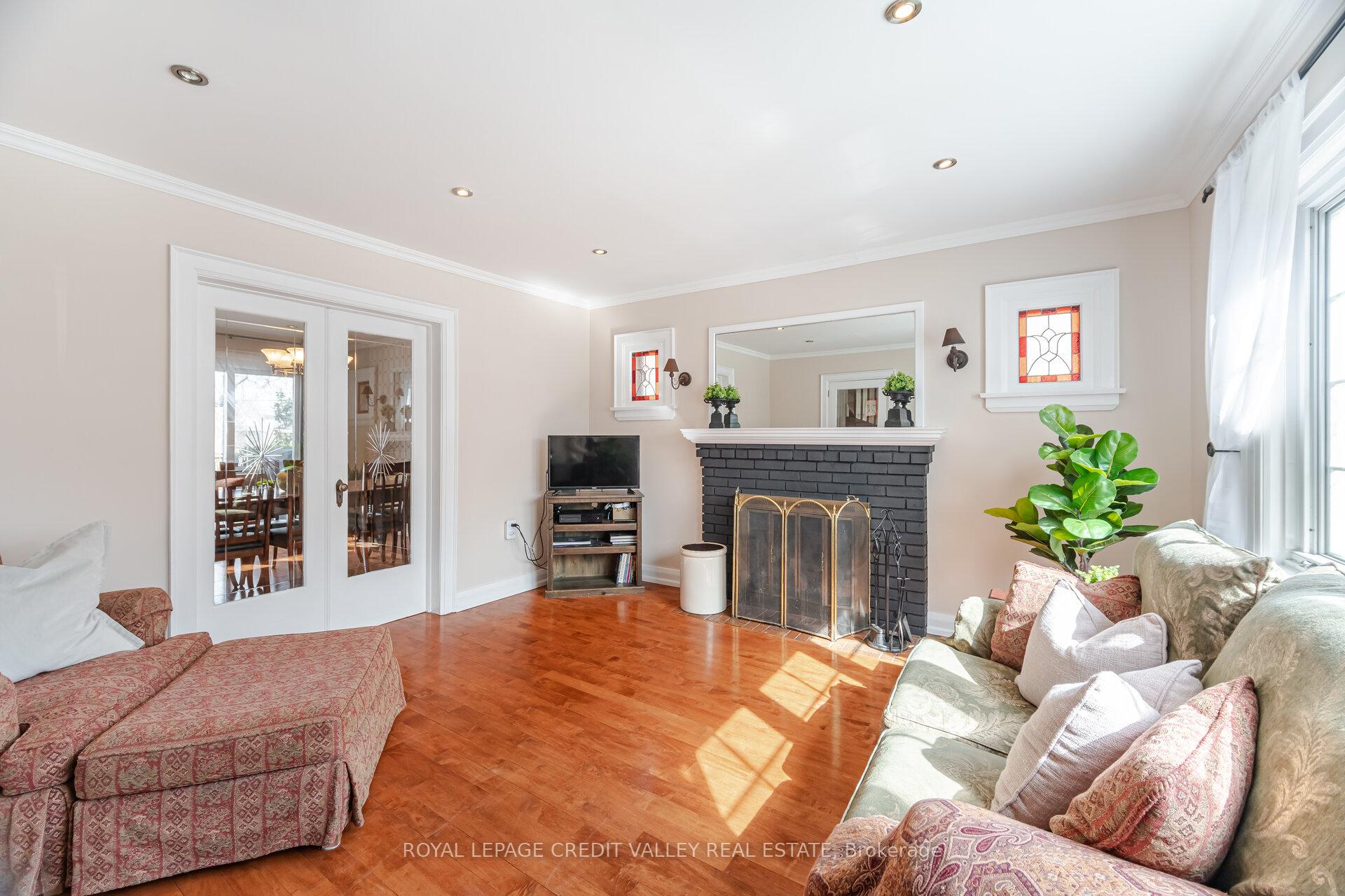Photo 21 of 20 Fleming Avenue, Brampton, Downtown Brampton — HOMEH