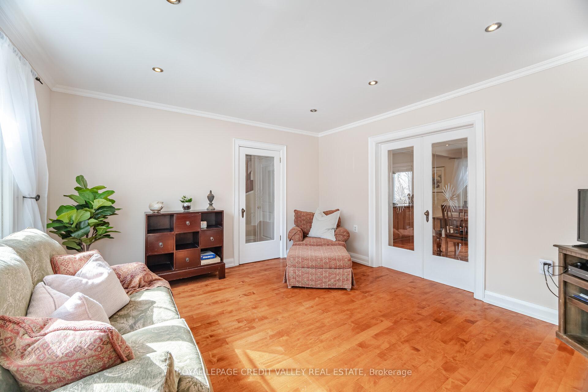 Photo 24 of 20 Fleming Avenue, Brampton, Downtown Brampton — HOMEH