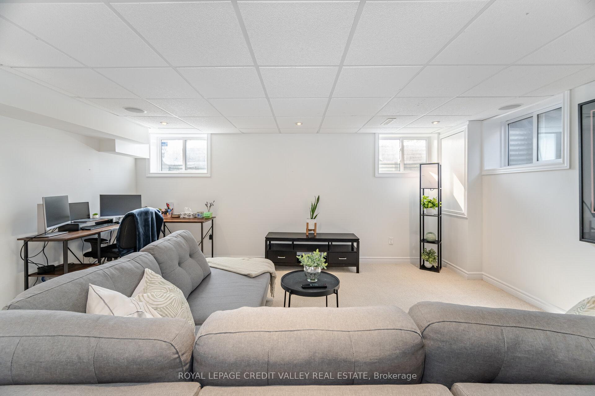 Photo 38 of 20 Fleming Avenue, Brampton, Downtown Brampton — HOMEH