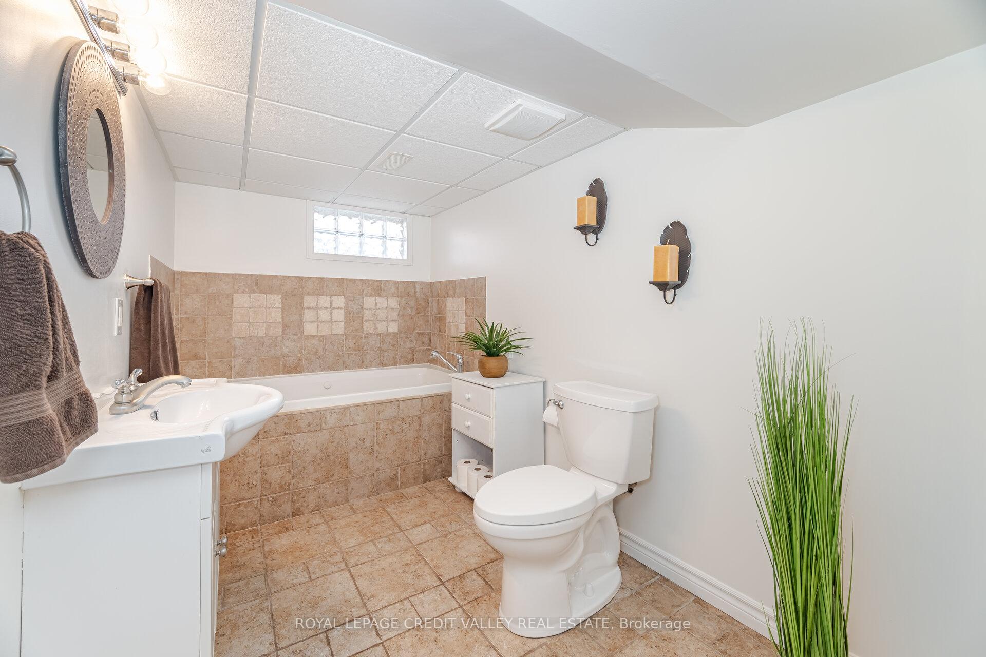Photo 41 of 20 Fleming Avenue, Brampton, Downtown Brampton — HOMEH