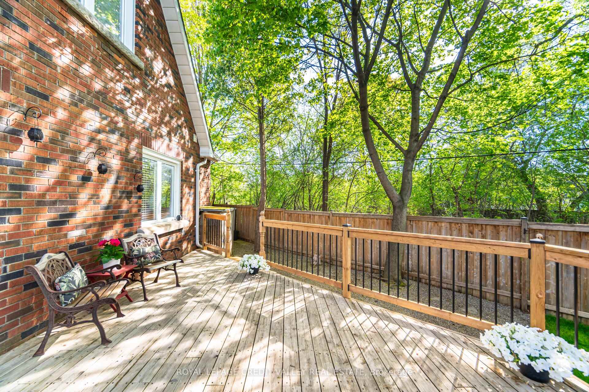 Photo 44 of 20 Fleming Avenue, Brampton, Downtown Brampton — HOMEH
