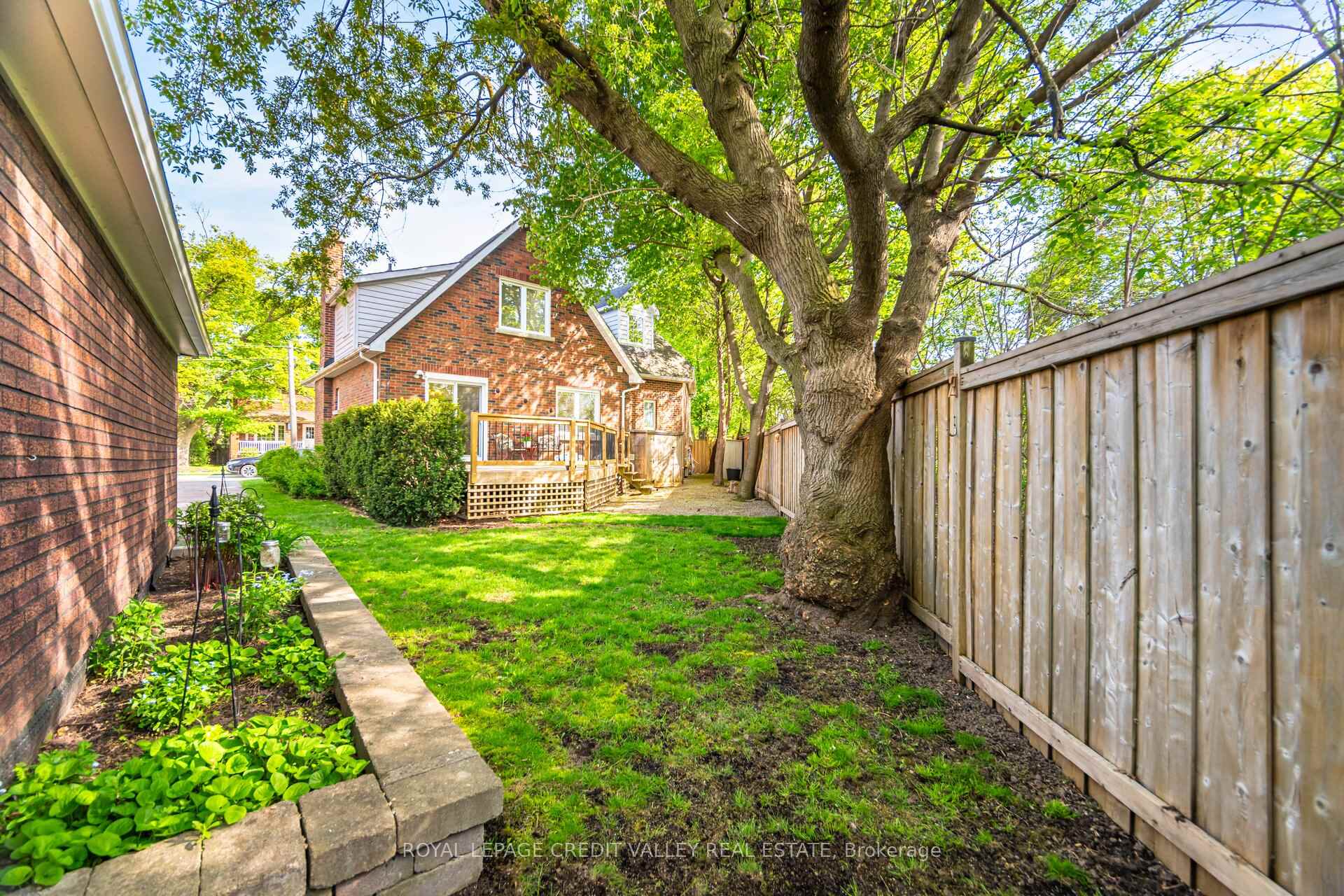 Photo 50 of 20 Fleming Avenue, Brampton, Downtown Brampton — HOMEH