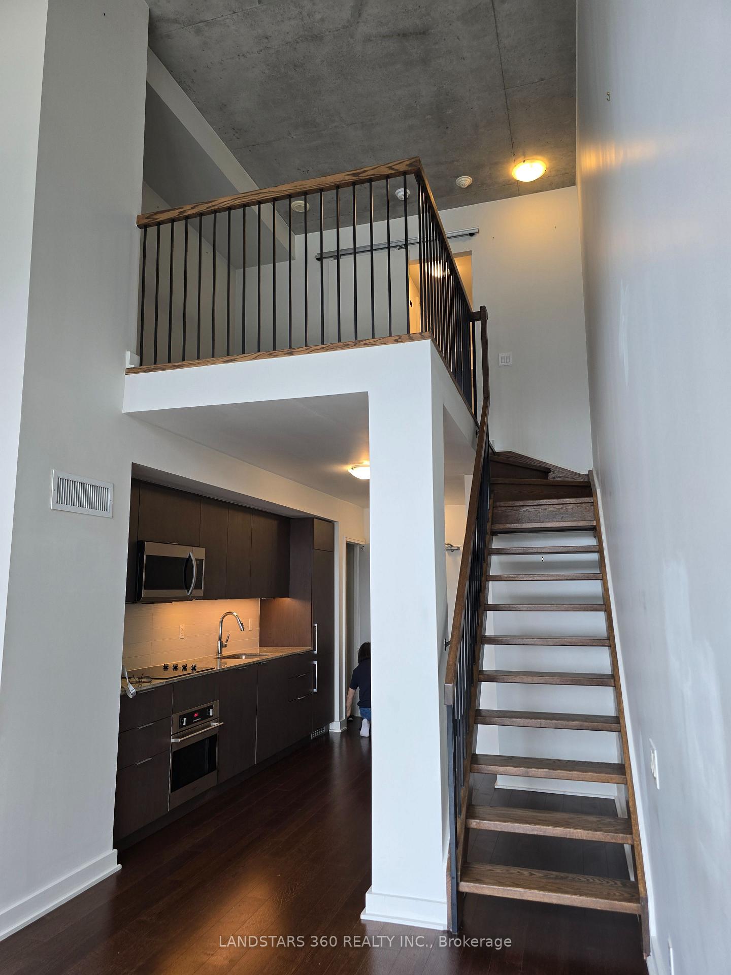 Photo 8 of 5 Hanna Avenue, Toronto, Niagara — HOMEH