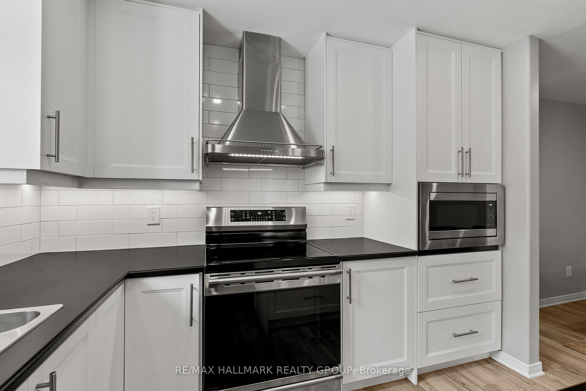 Photo 10 of 70 Whalings Circle, Ottawa, Stittsville (Central) — HOMEH