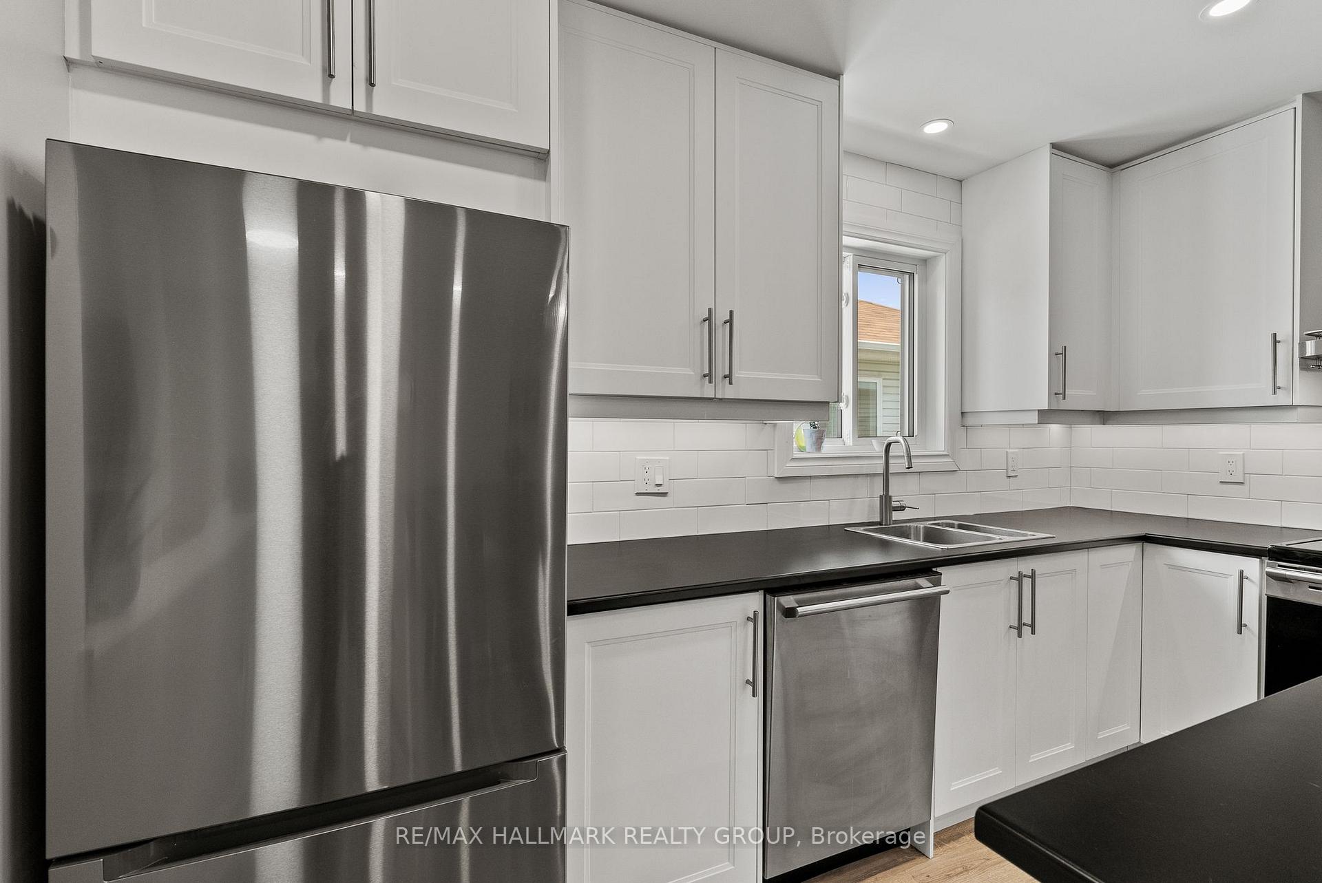 Photo 12 of 70 Whalings Circle, Ottawa, Stittsville (Central) — HOMEH