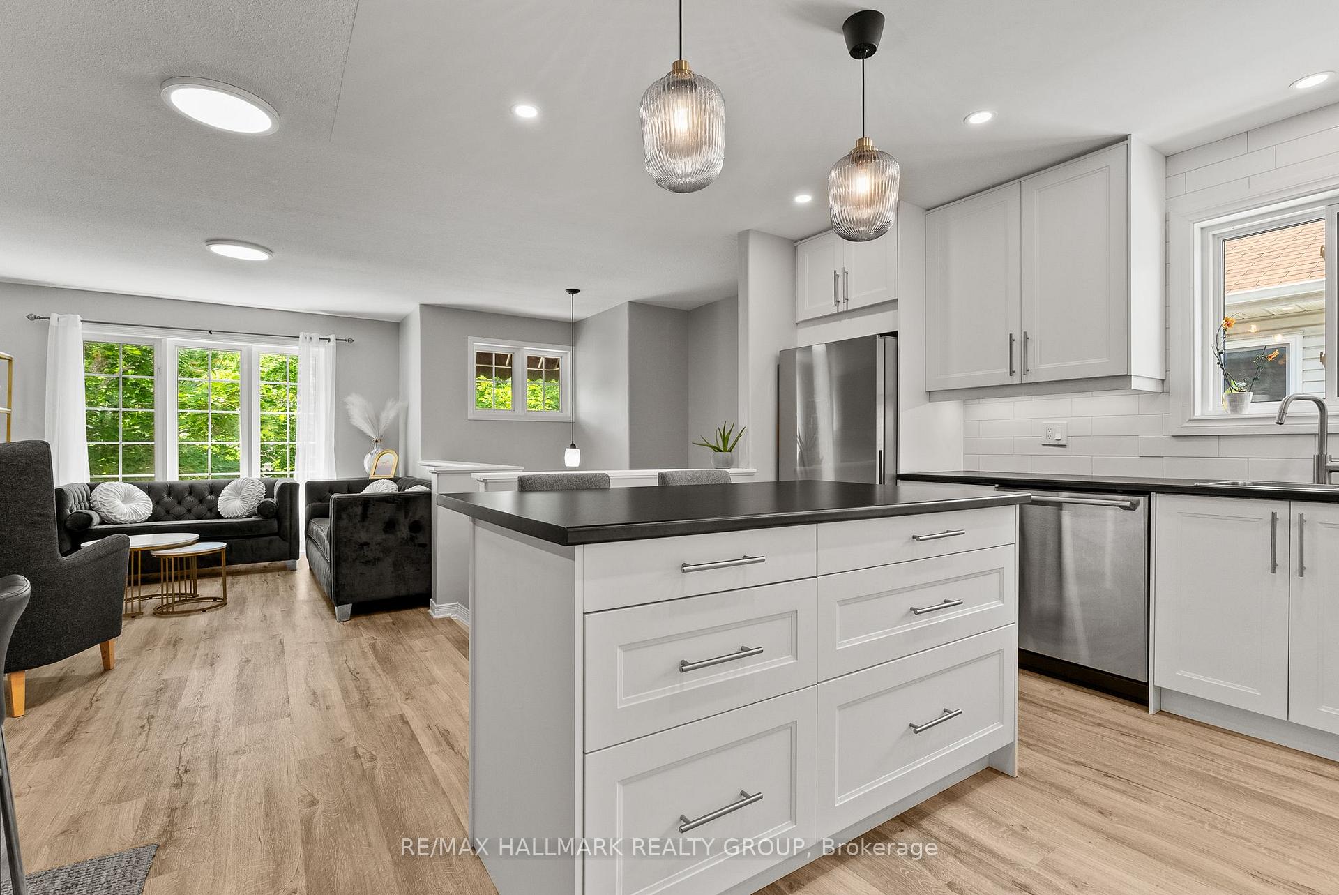 Photo 13 of 70 Whalings Circle, Ottawa, Stittsville (Central) — HOMEH