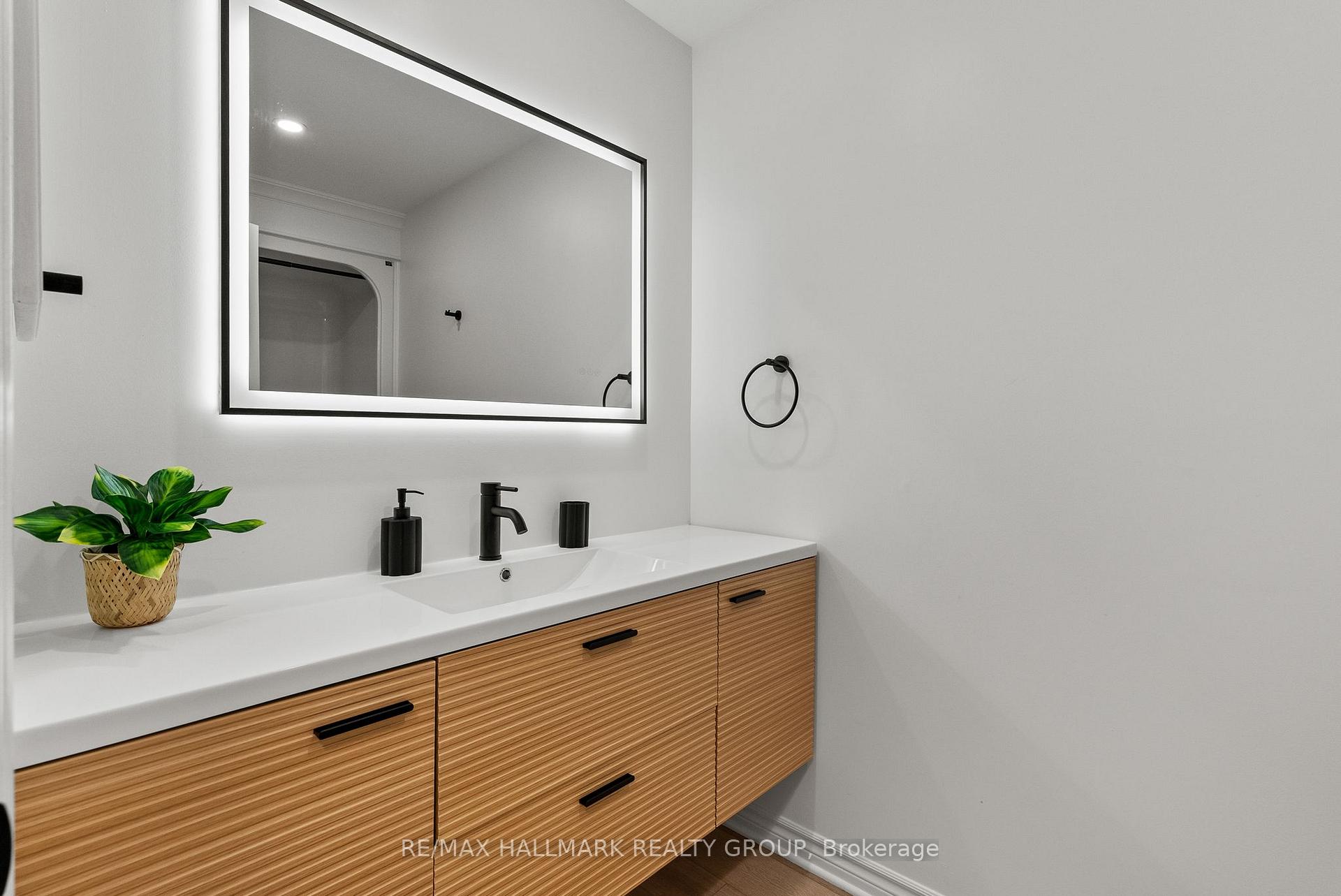 Photo 18 of 70 Whalings Circle, Ottawa, Stittsville (Central) — HOMEH