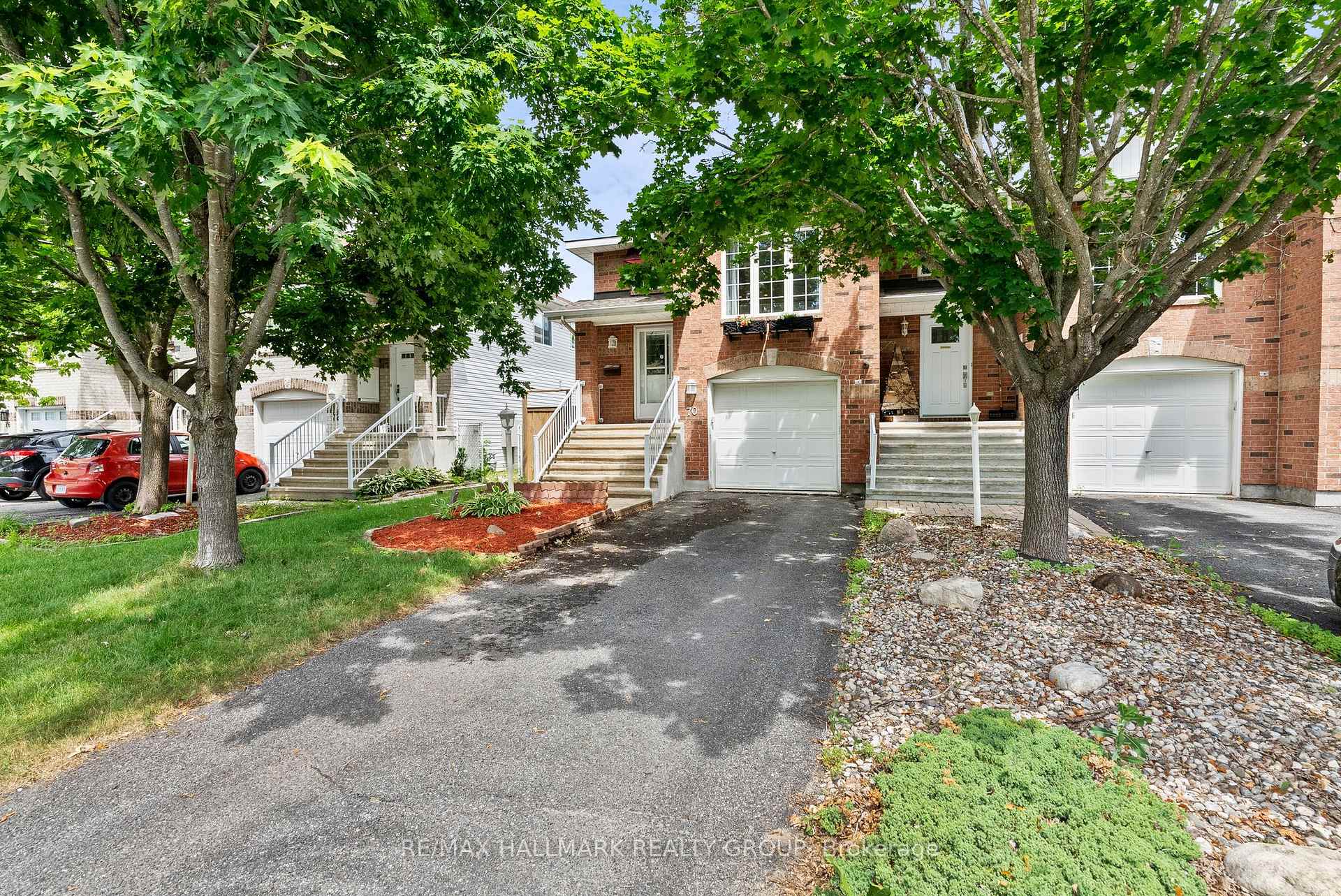 Photo 2 of 70 Whalings Circle, Ottawa, Stittsville (Central) — HOMEH