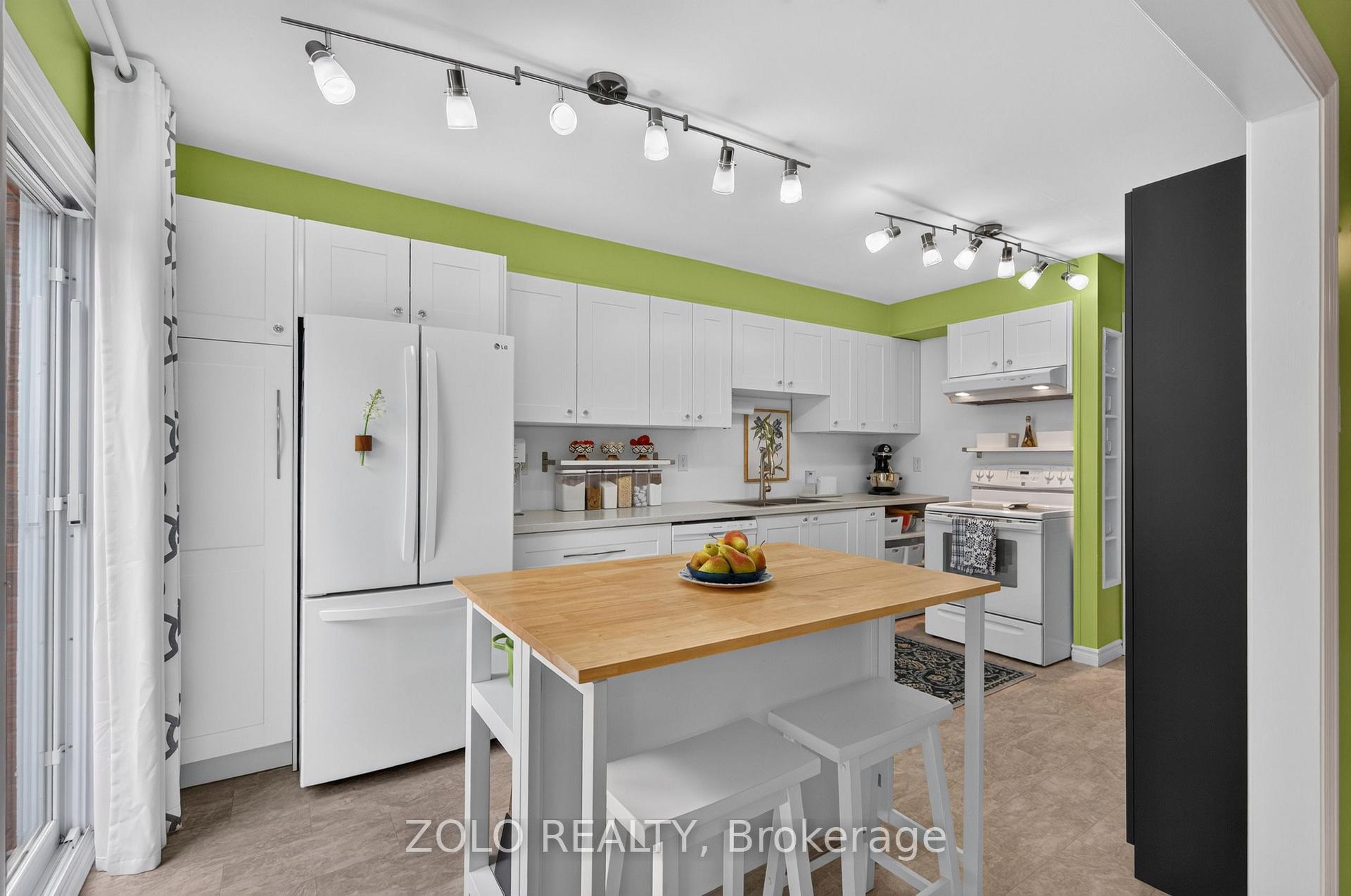 Photo 20 of 17 Pinellas Drive, Brampton, Heart Lake East — HOMEH