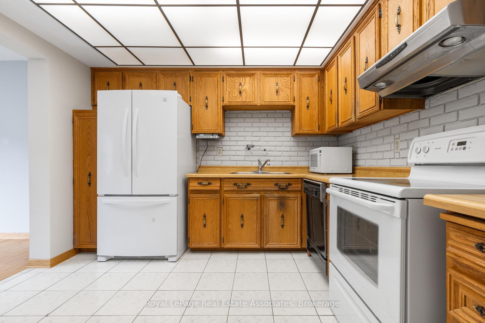 Photo 7 of Unit 79, 1951 Rathburn Road E, Mississauga, Rathwood — HOMEH