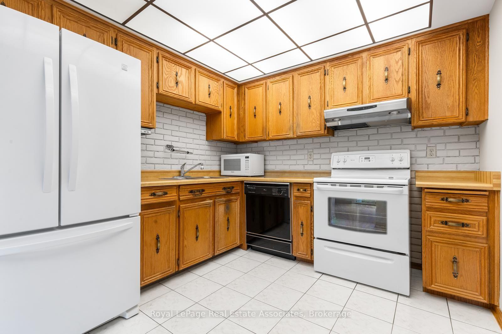 Photo 9 of Unit 79, 1951 Rathburn Road E, Mississauga, Rathwood — HOMEH