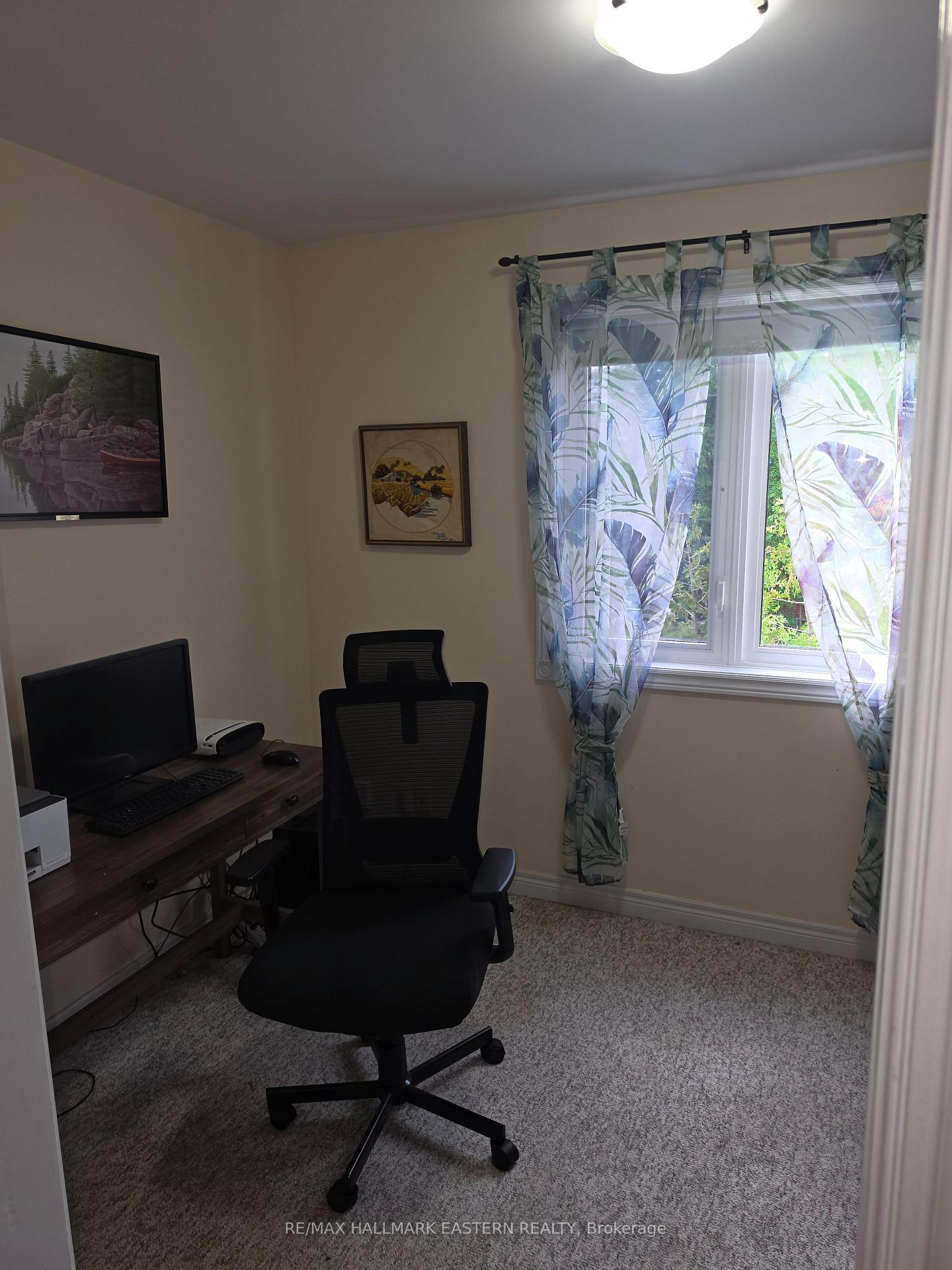 Photo 3 of 990 Silverdale Road, Peterborough, Otonabee Ward 1 — HOMEH