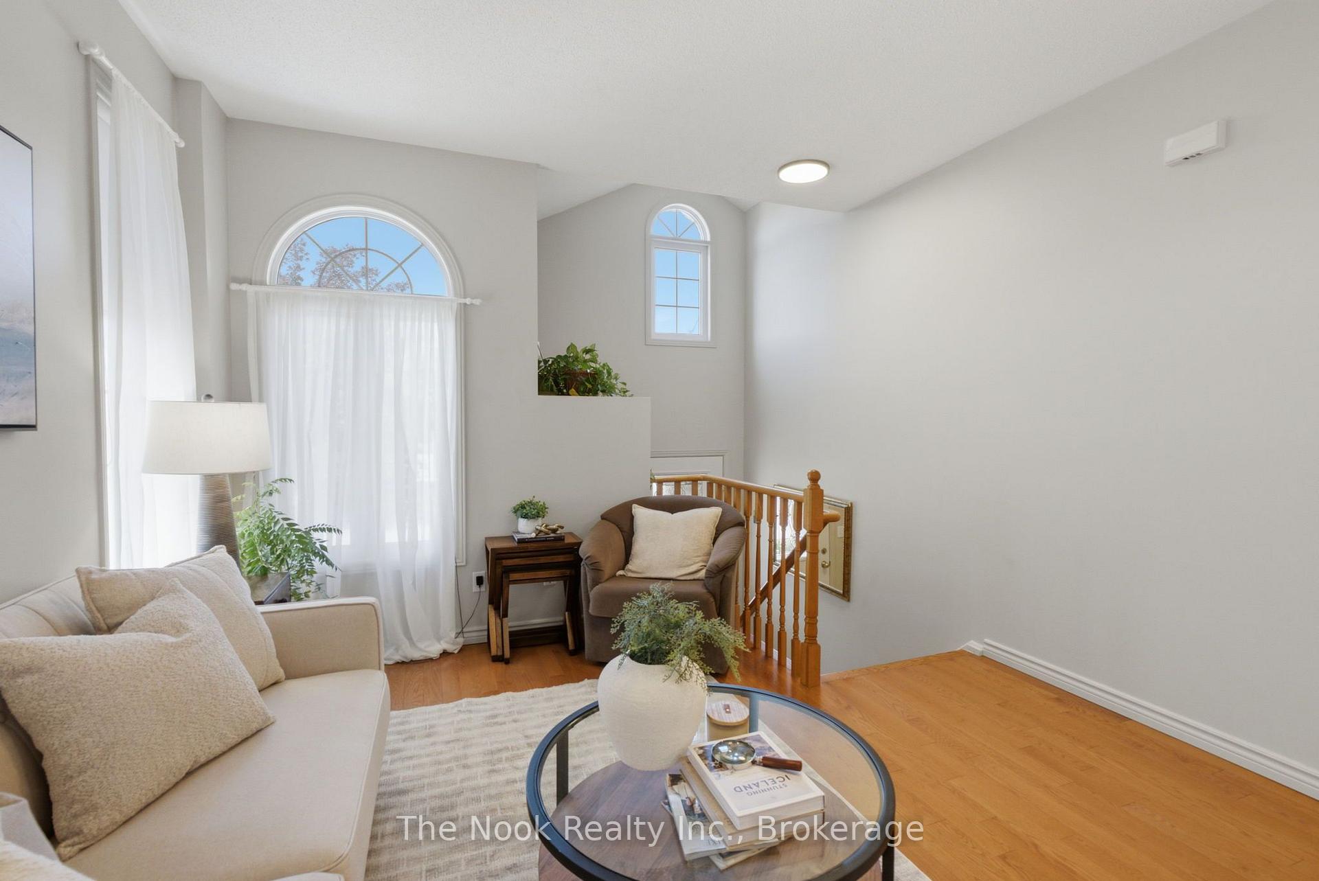 Photo 4 of 1120 Timberland Crescent, Oshawa, Pinecrest — HOMEH