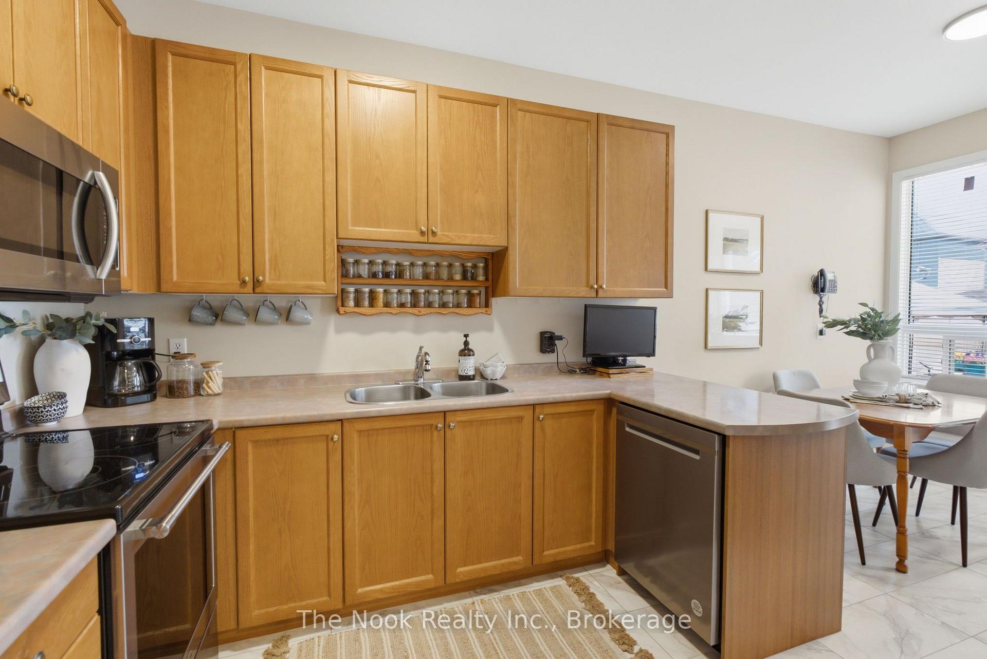 Photo 12 of 1120 Timberland Crescent, Oshawa, Pinecrest — HOMEH