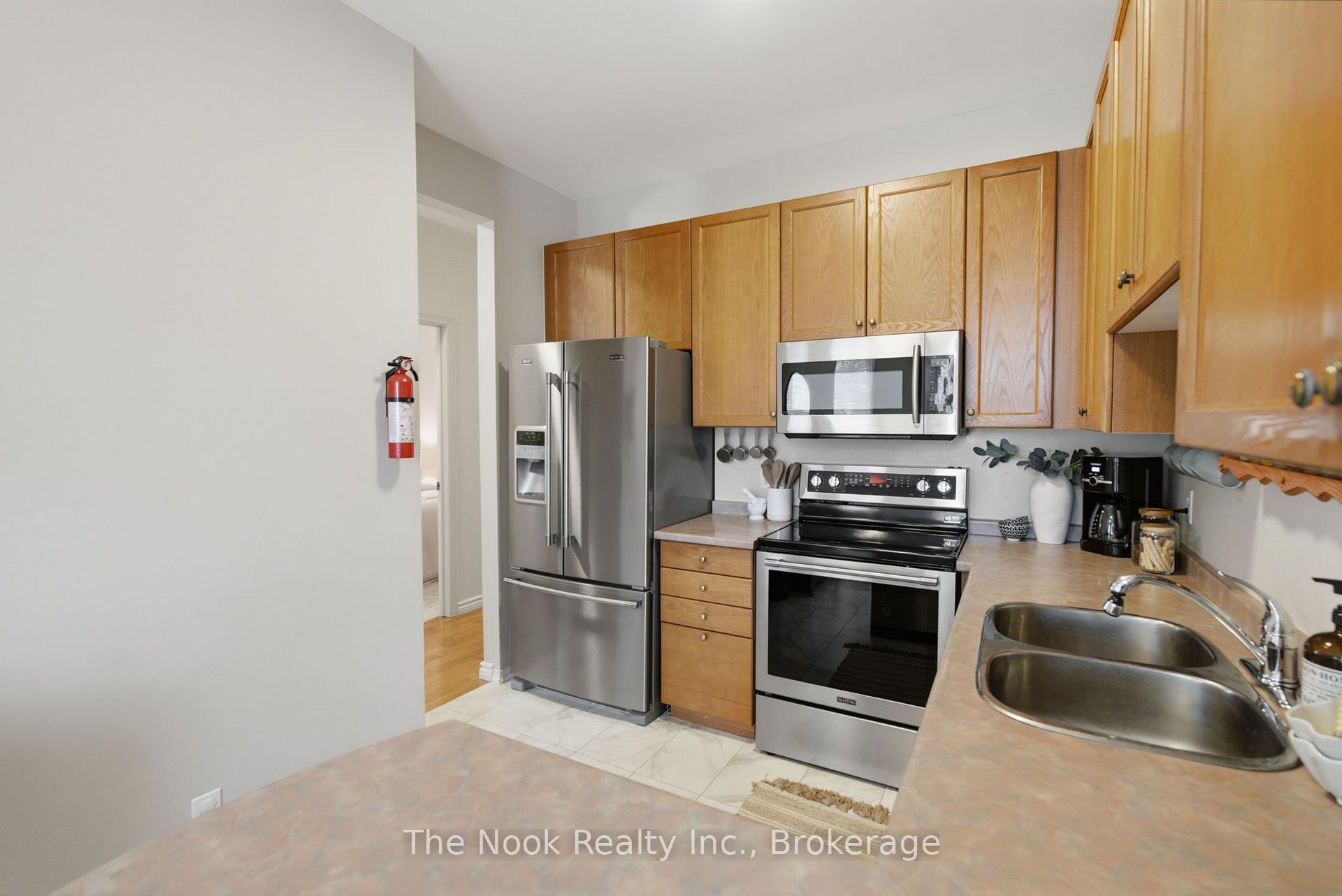 Photo 17 of 1120 Timberland Crescent, Oshawa, Pinecrest — HOMEH