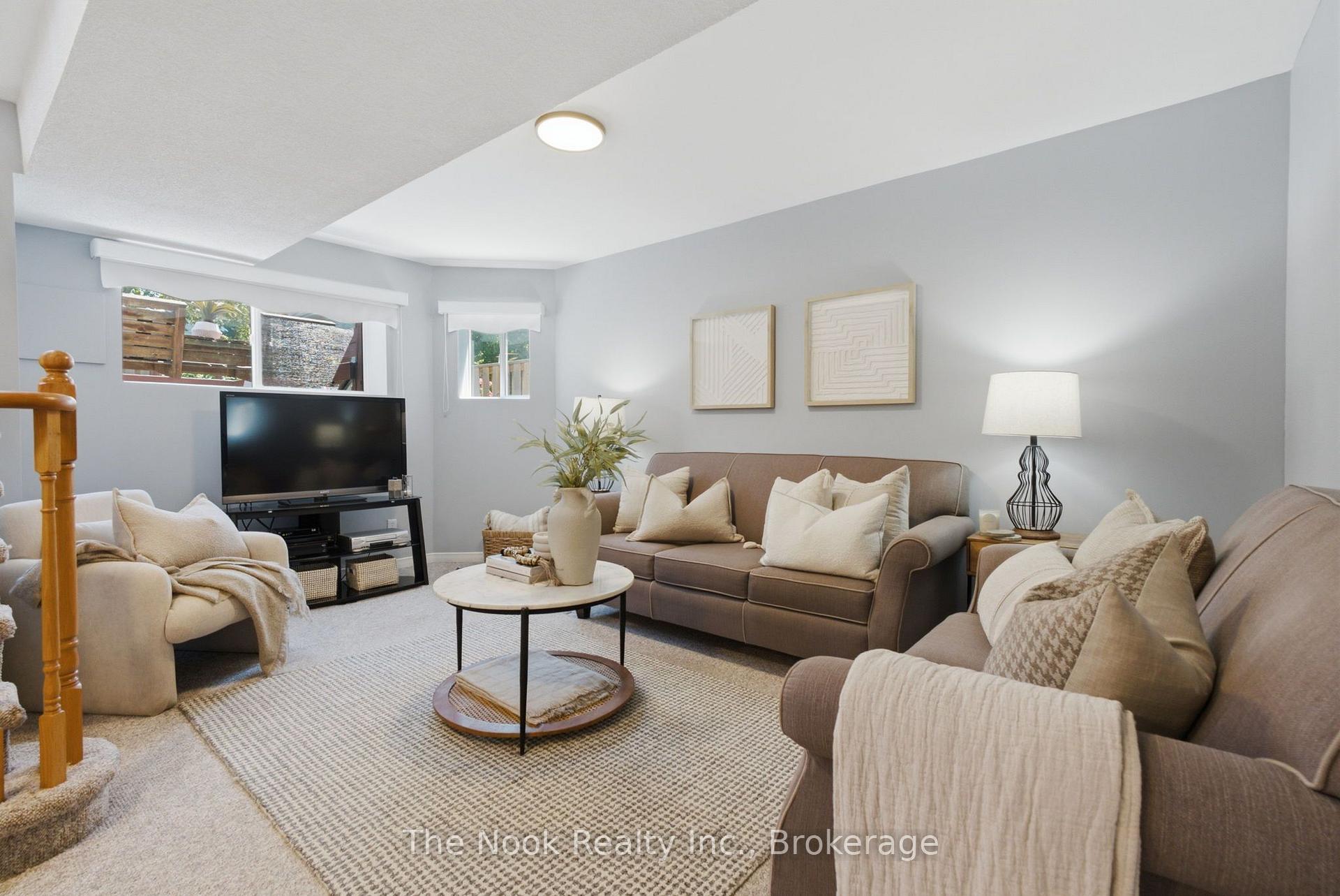 Photo 32 of 1120 Timberland Crescent, Oshawa, Pinecrest — HOMEH