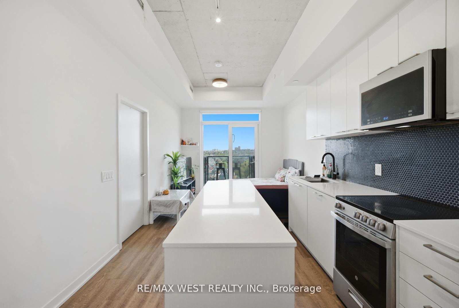 Photo 2 of Unit 801, 1808 St. Clair Avenue W, Toronto, Weston-Pellam Park — HOMEH
