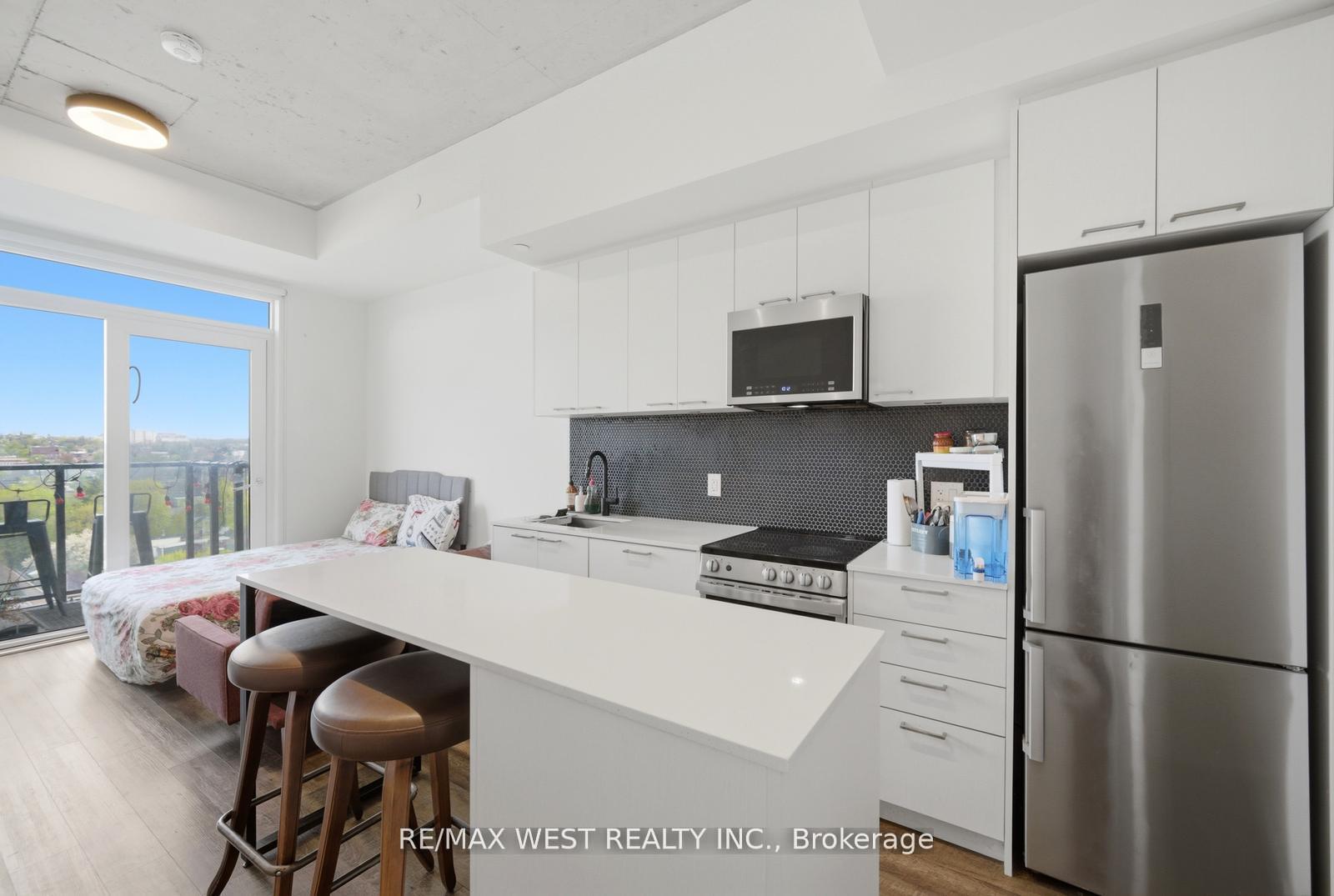 Photo 4 of Unit 801, 1808 St. Clair Avenue W, Toronto, Weston-Pellam Park — HOMEH