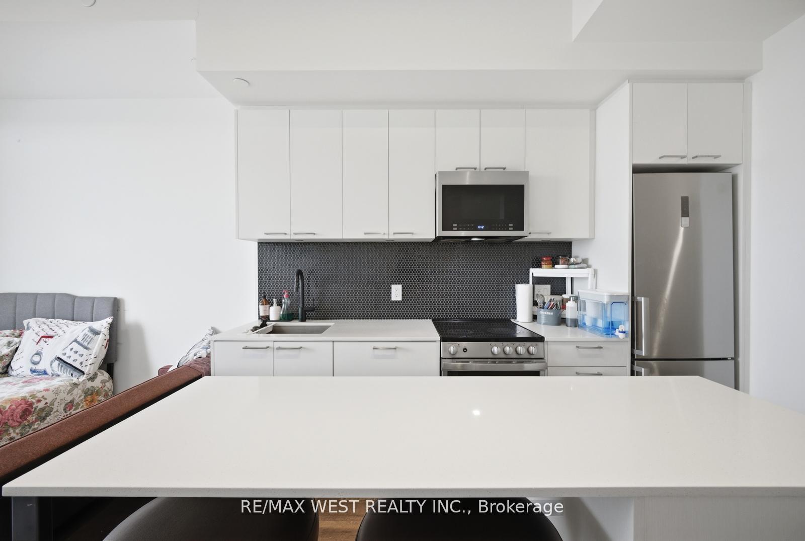 Photo 5 of Unit 801, 1808 St. Clair Avenue W, Toronto, Weston-Pellam Park — HOMEH