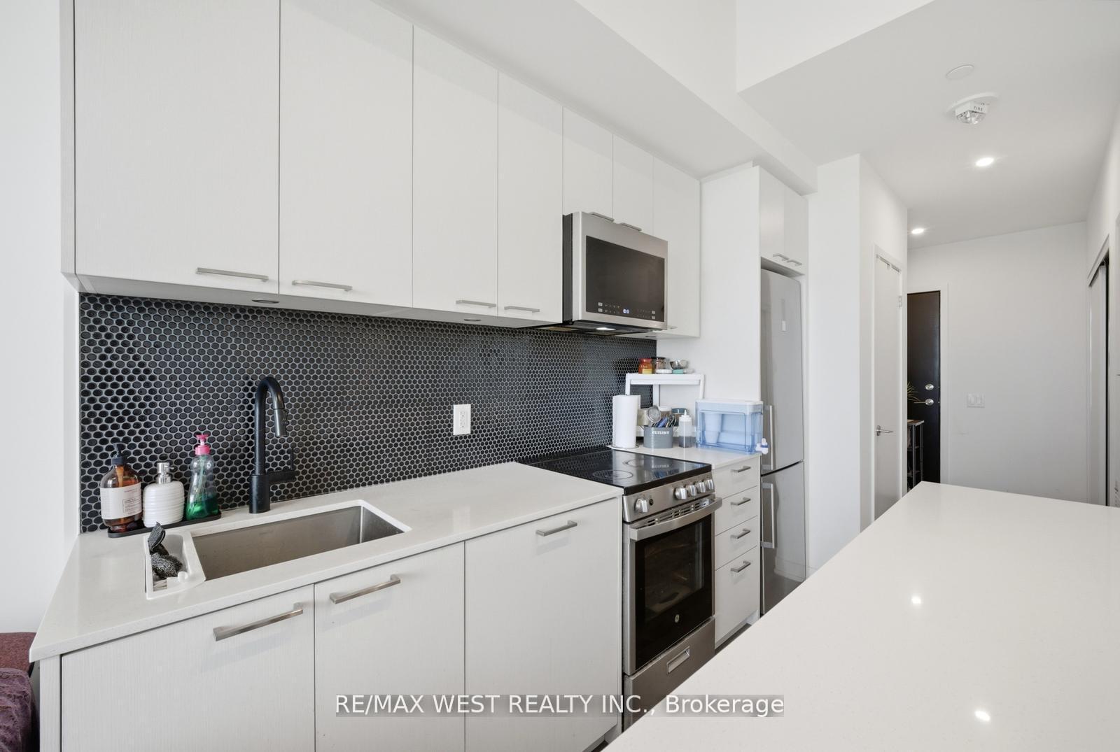 Photo 6 of Unit 801, 1808 St. Clair Avenue W, Toronto, Weston-Pellam Park — HOMEH